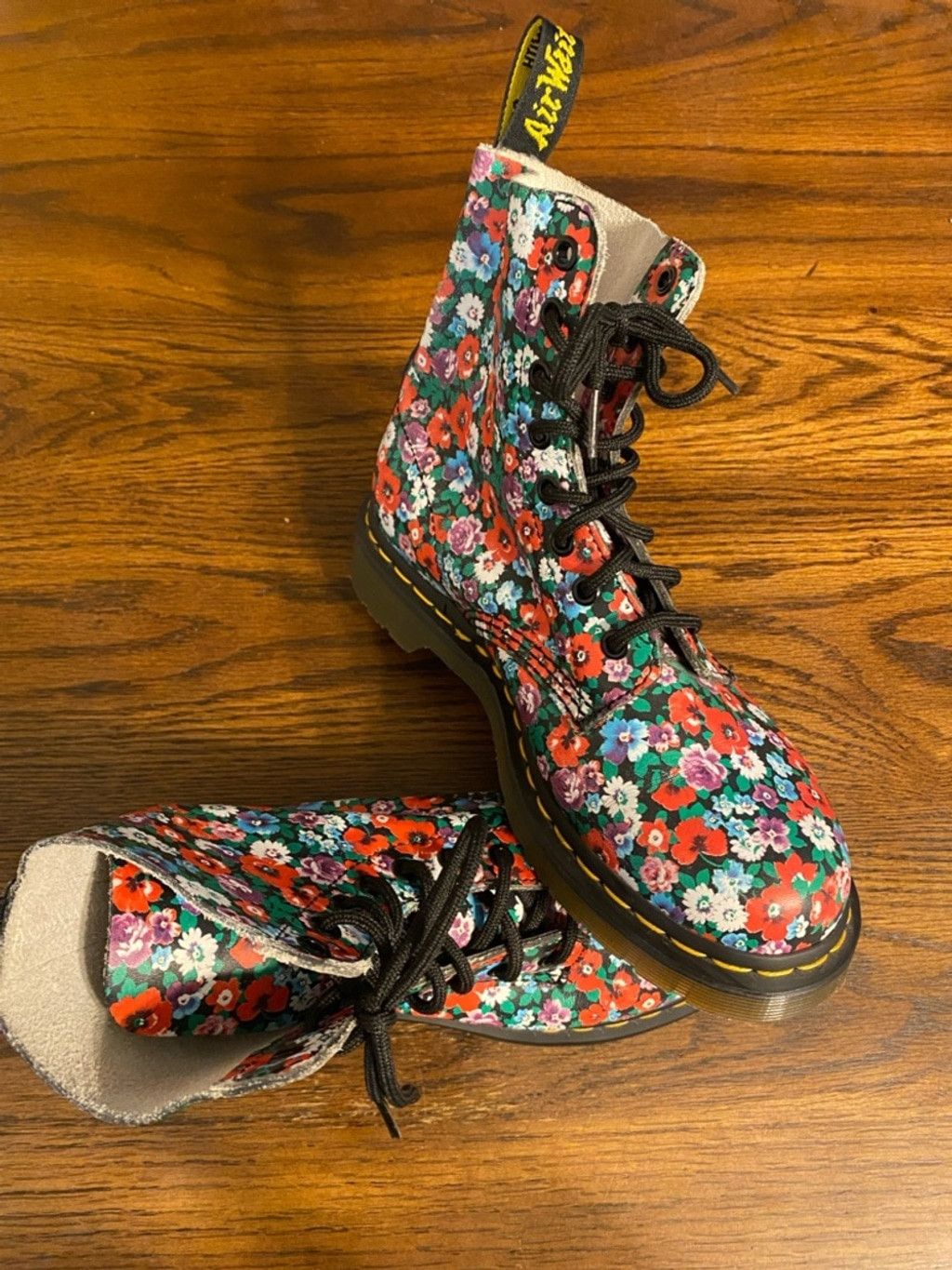 Dr. Martens Dr. Martens Floral Lace-Up Pascal Combat Boots size 7 Size US 7 / IT 37 - 3 Thumbnail