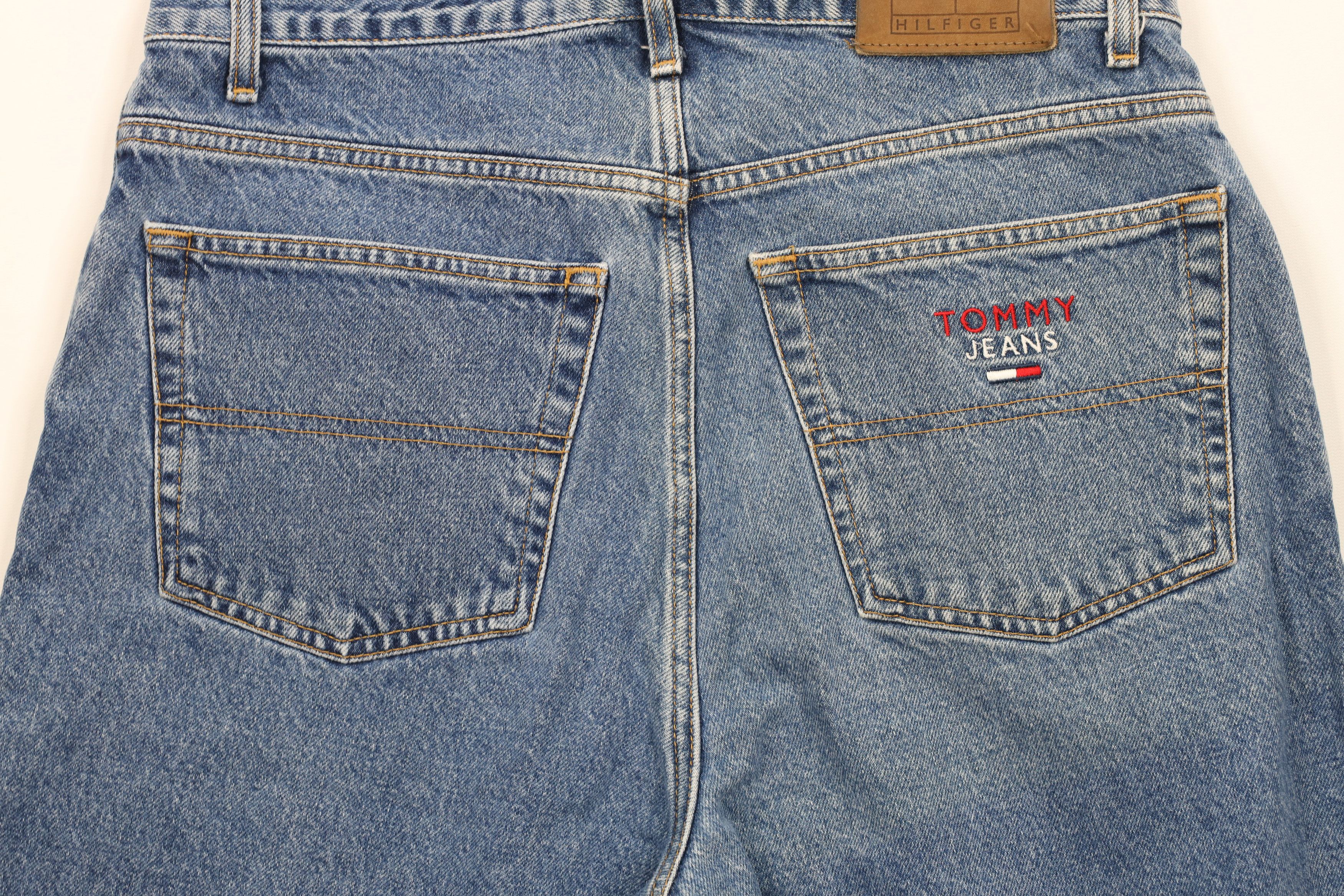 Tommy Hilfiger × Vintage Vintage 90s Tommy Hilfiger Denim Jean Shorts Jorts Blue Size US 34 / EU 50 - 10 Thumbnail