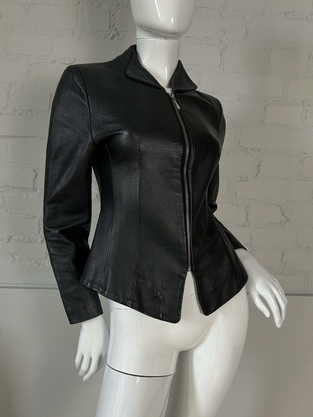 Vintage Vintage elegant leather fitted jacket Size S / US 4 / IT 40 - 1 Thumbnail