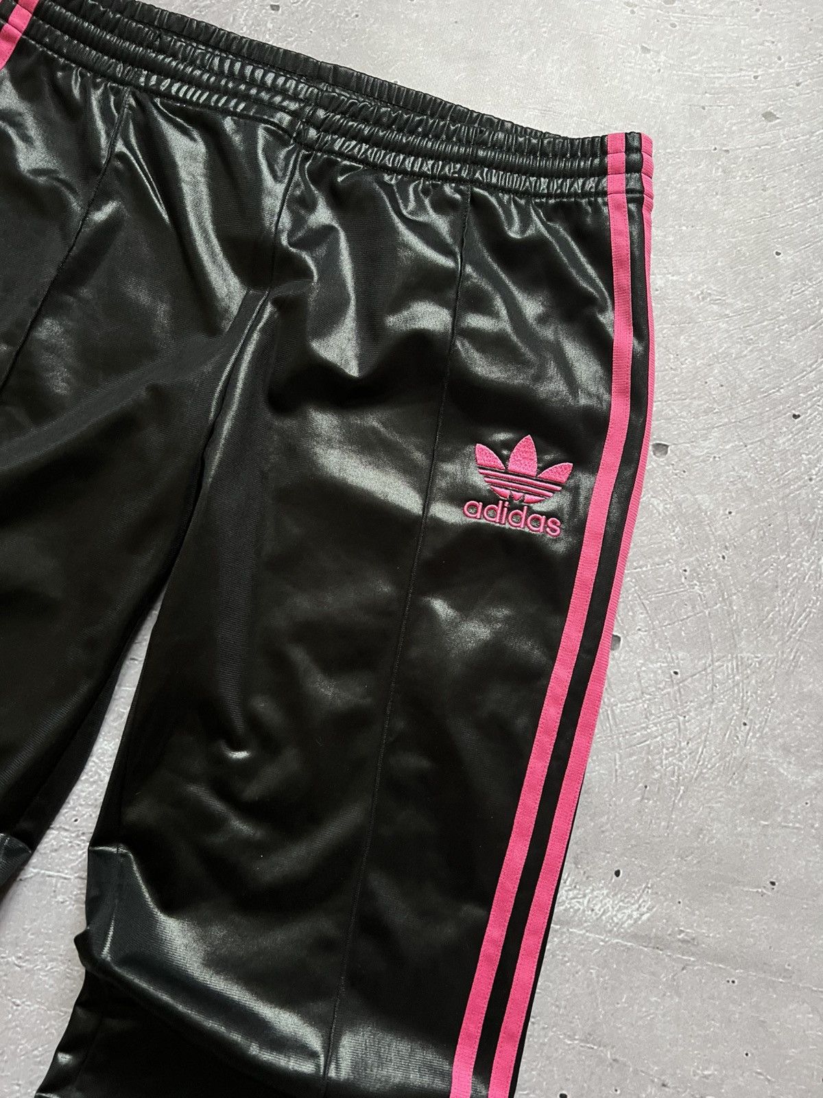Adidas Adidas Black Pink Shiny Tracksuit Pants Size 38 Women Size 28" / US 6 / IT 42 - 2 Thumbnail