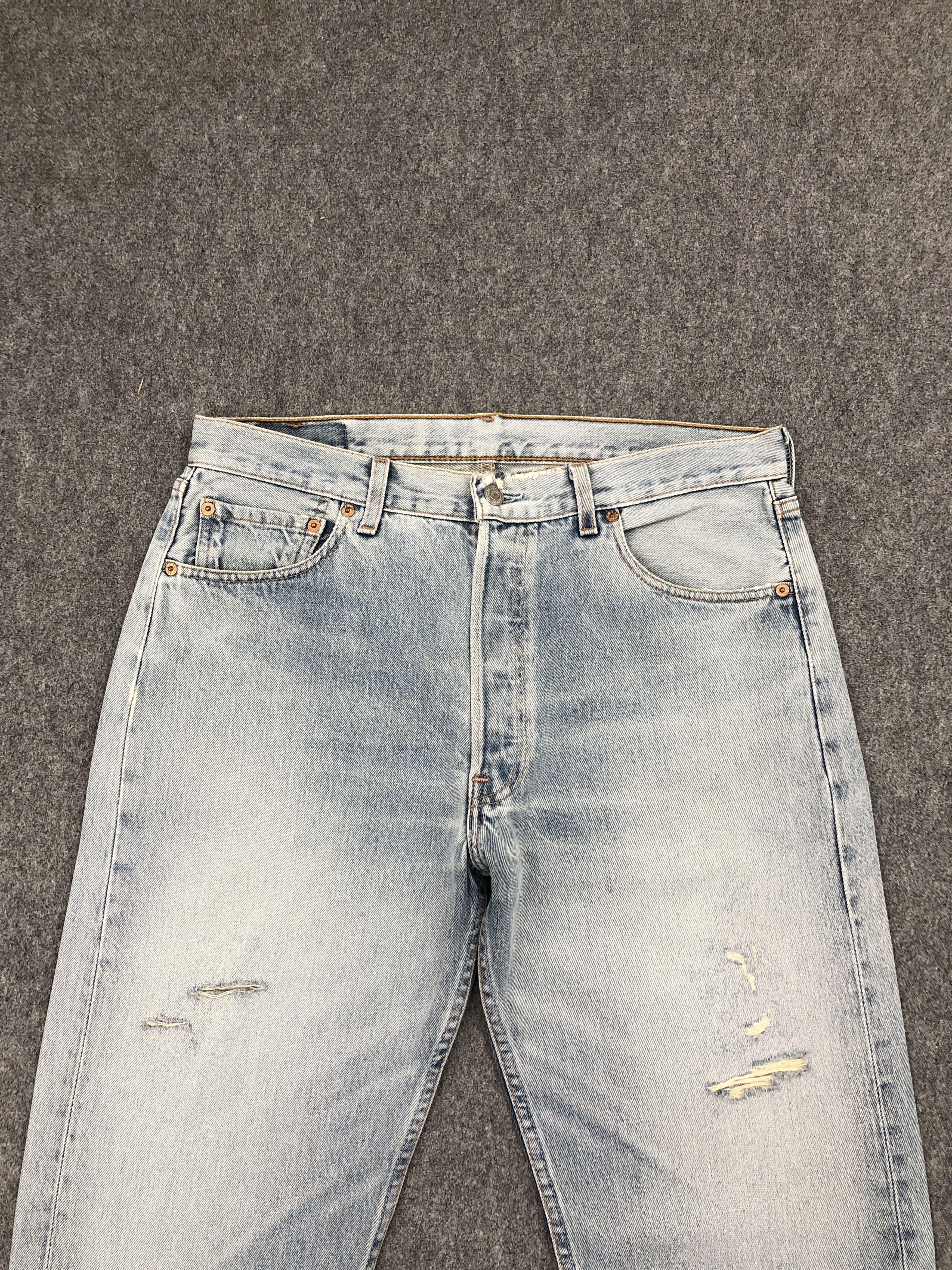 Levi's × Vintage Vintage Levis 90s 501 Light Washed Denim Jeans Size US 32 / EU 48 - 2 Thumbnail