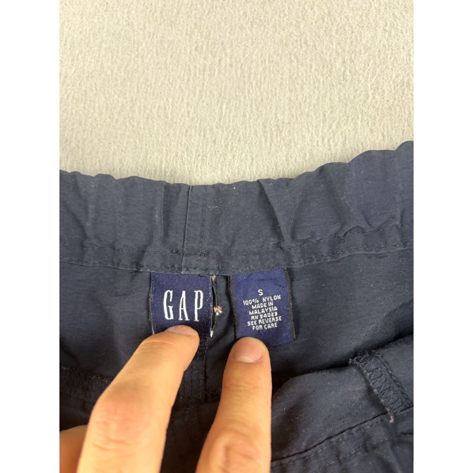 Gap VINTAGE GAP Shorts Men’s 32 Blue Nylon Belted 10” Inseam Chino Flat Front Waist 32 Y2k Mens Size US 32 / EU 48 - 3 Thumbnail