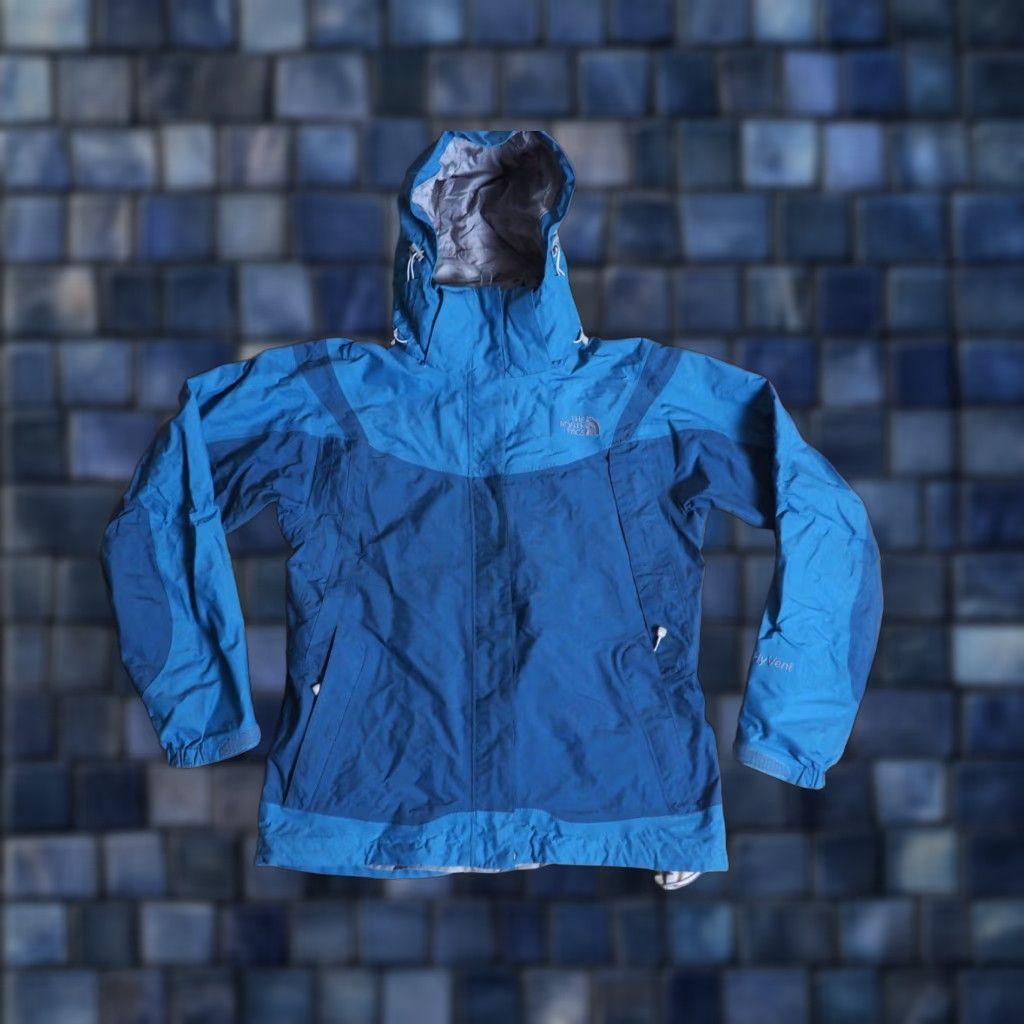 The North Face VINTAGE The North Face Jacket Windbreaker Hooded TNF Hyvent Blue Outdoor Ski Hiking M Women Medium Size M / US 6-8 / IT 42-44 - 1 Thumbnail