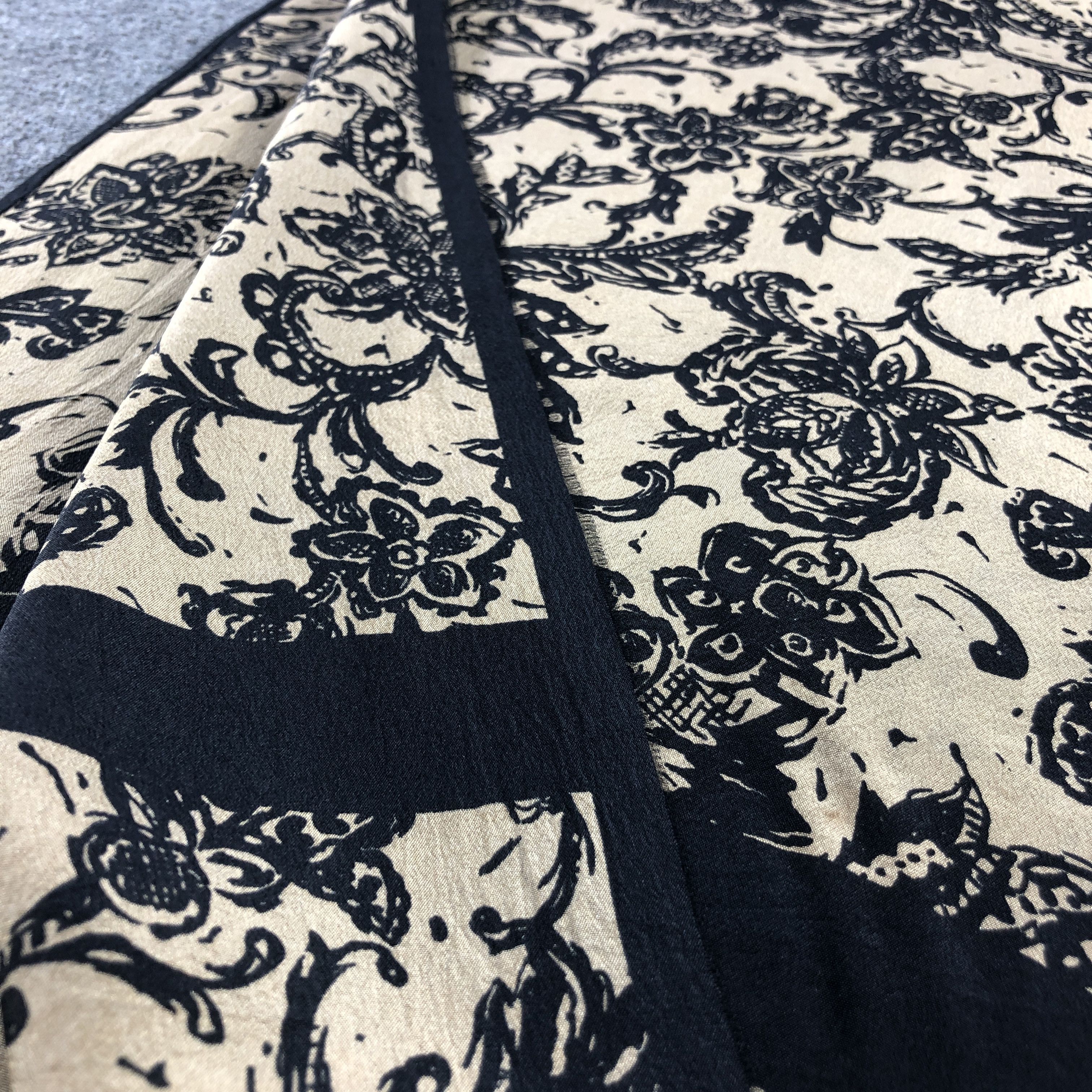 Pierre Balmain Pierre Balmain Floral Silk Stole Silk Scarf M1089 Size ONE SIZE - 7 Thumbnail