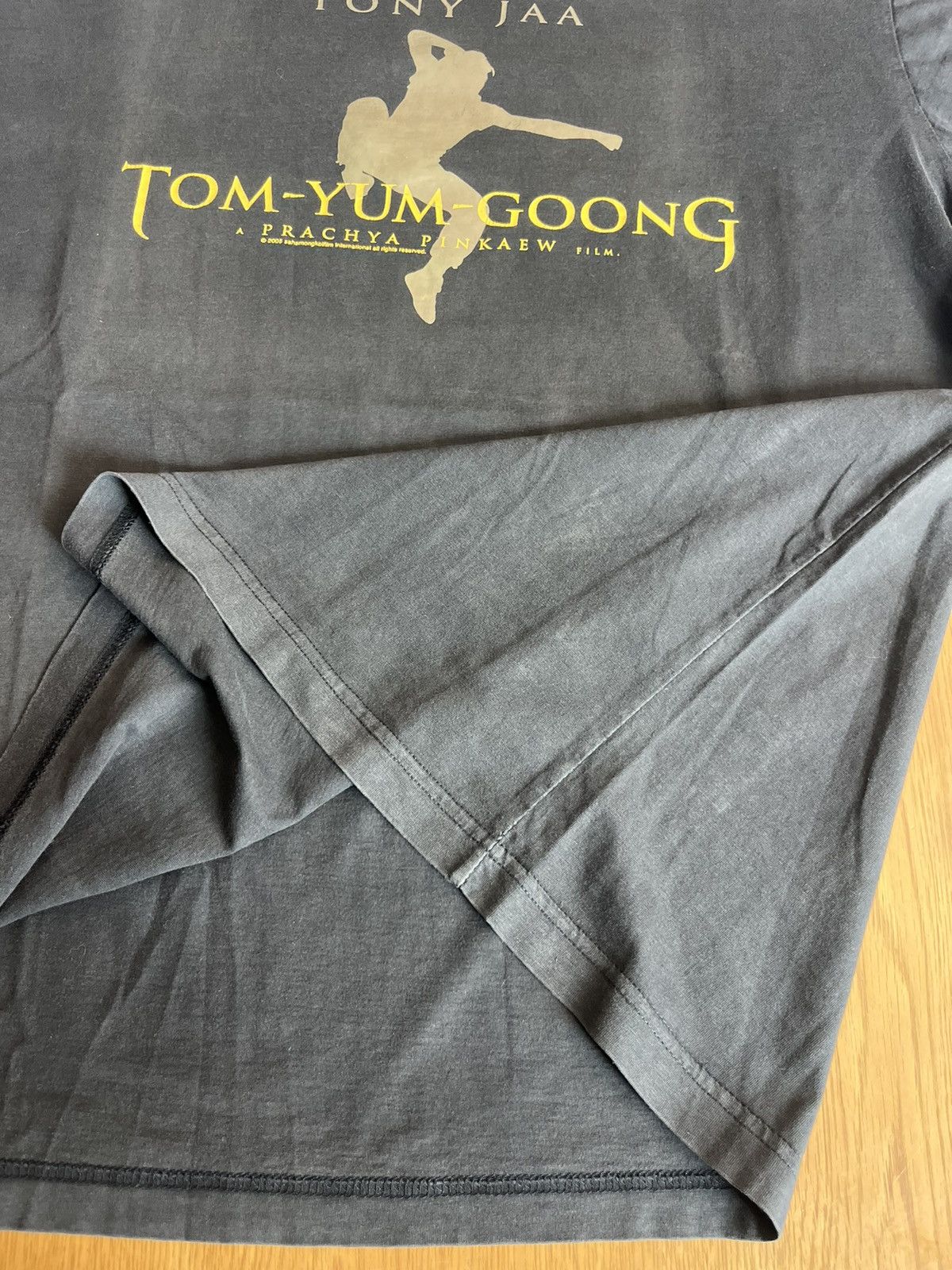 Arts & Science Vtg TOM-YUM-GOONG Tony Jaa 2005’s Promo Film Tshirt Size US L / EU 52-54 / 3 - 8 Thumbnail