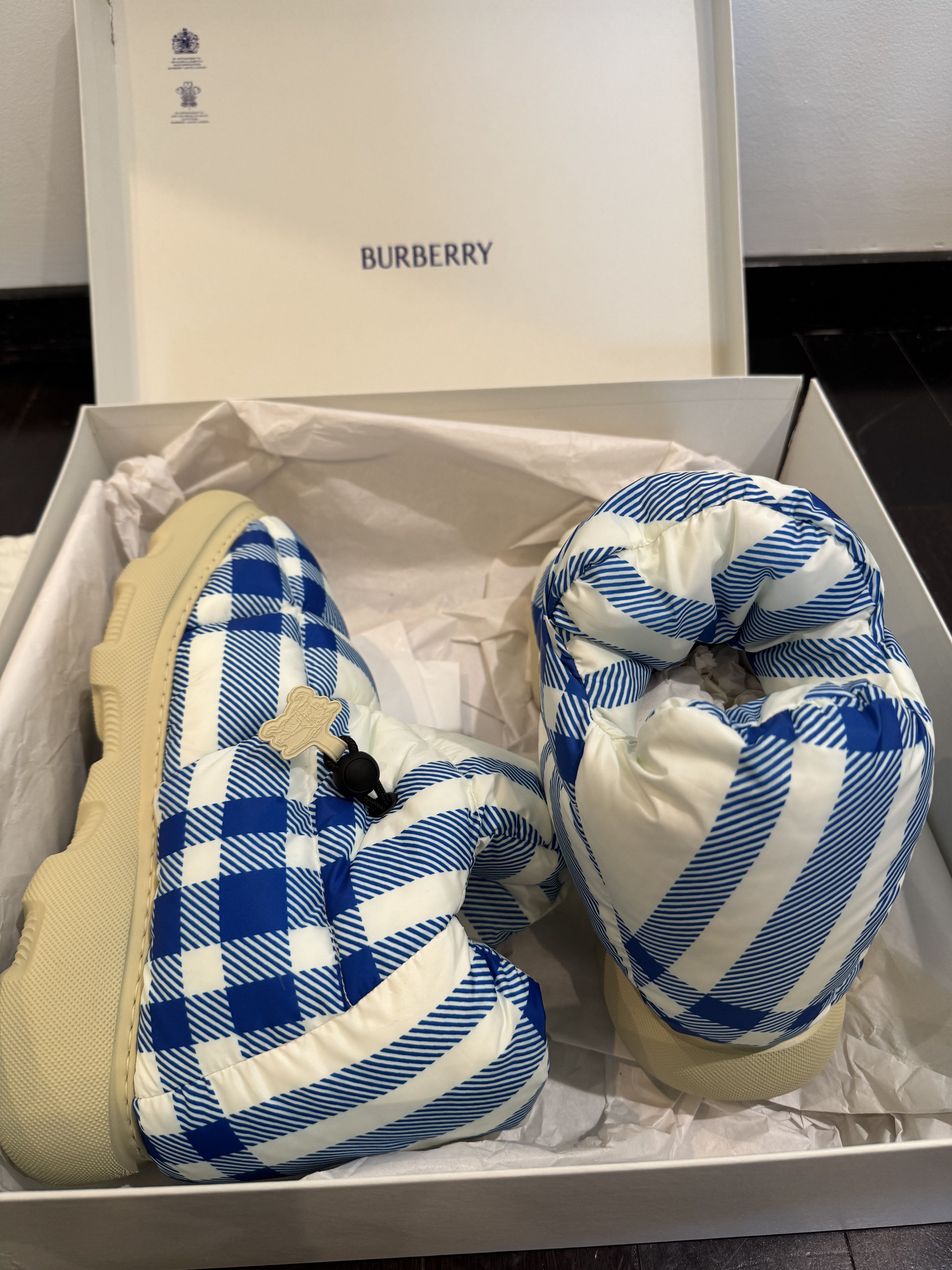 Burberry Burberry Pillow Boot Size 11 US 44 EU Size US 11 / EU 44 - 4 Thumbnail