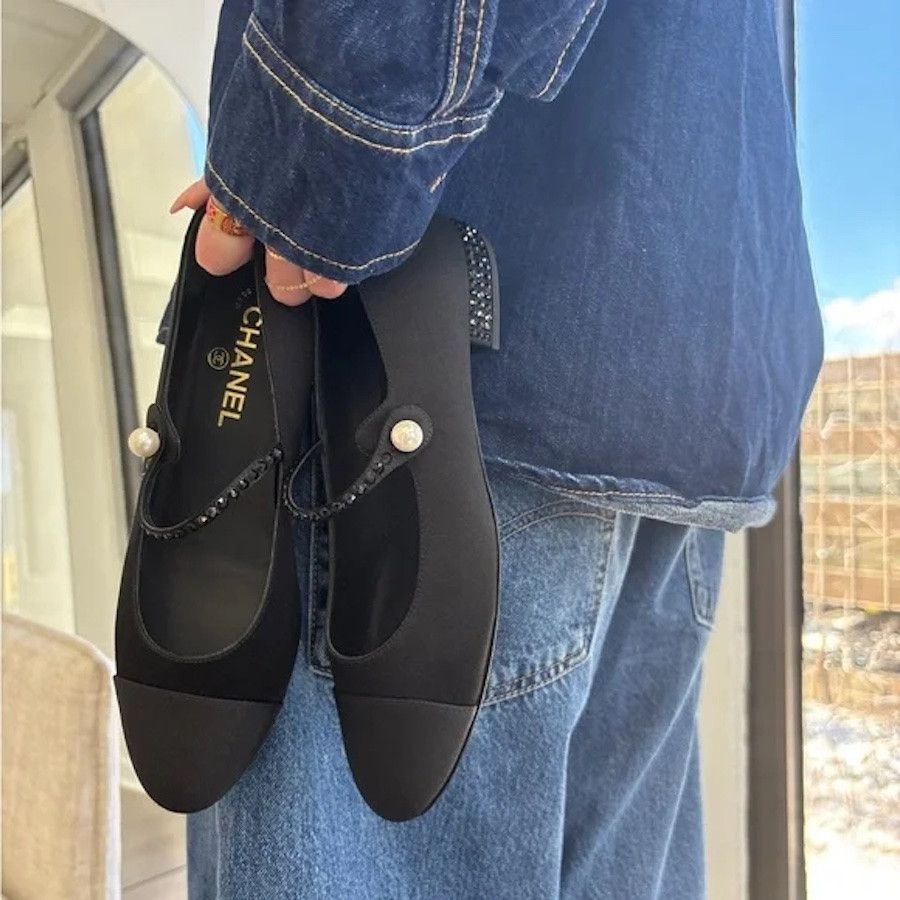 Chanel Chanel 24B Crystal CC Logo Mary Jane Strap Ballet Flat 37 Size US 7 / IT 37 - 5 Thumbnail