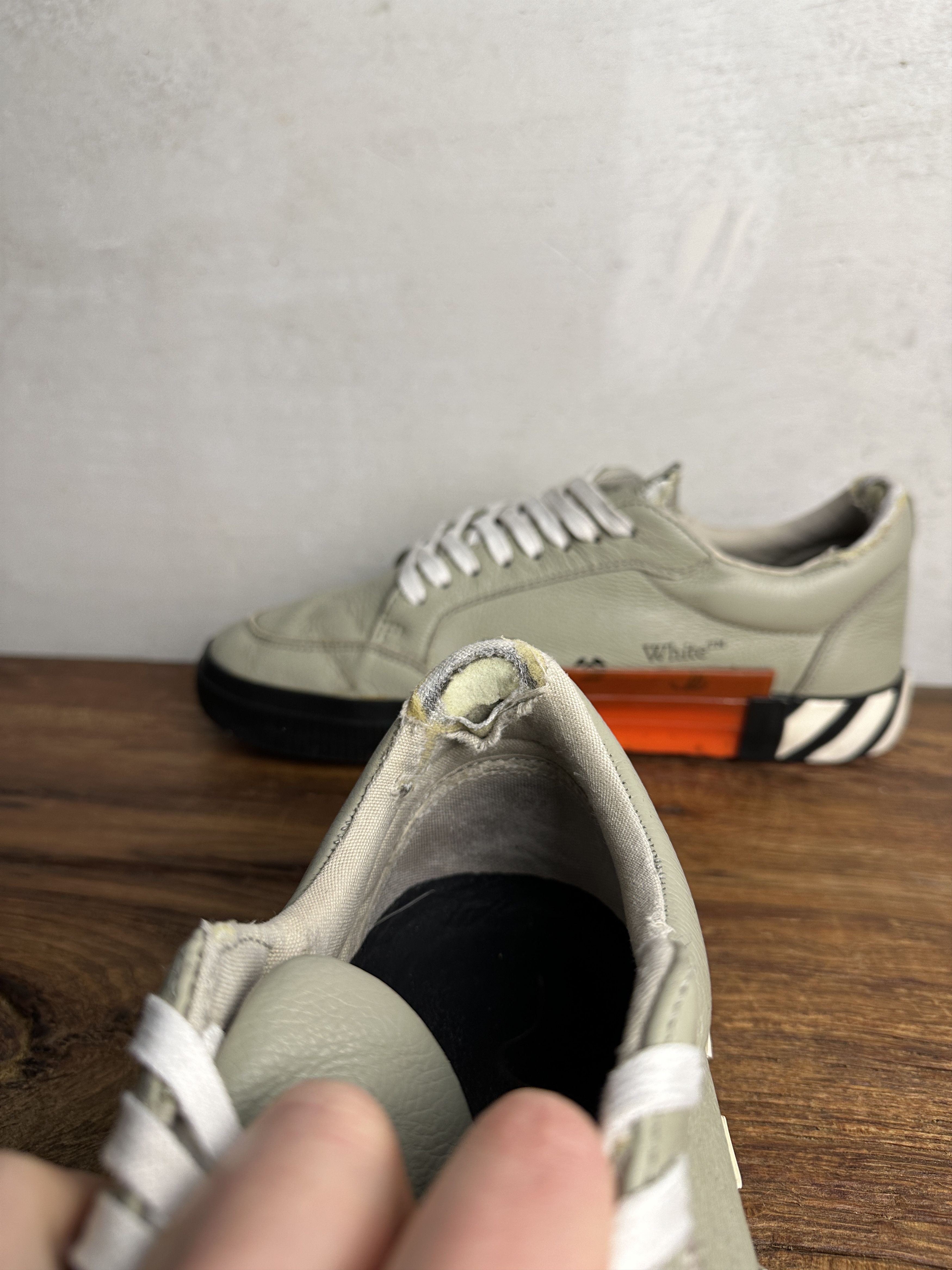Off-White Off White Vulcanized Leather Low Top Grey Sneakers Size US 10 / EU 43 - 10 Thumbnail