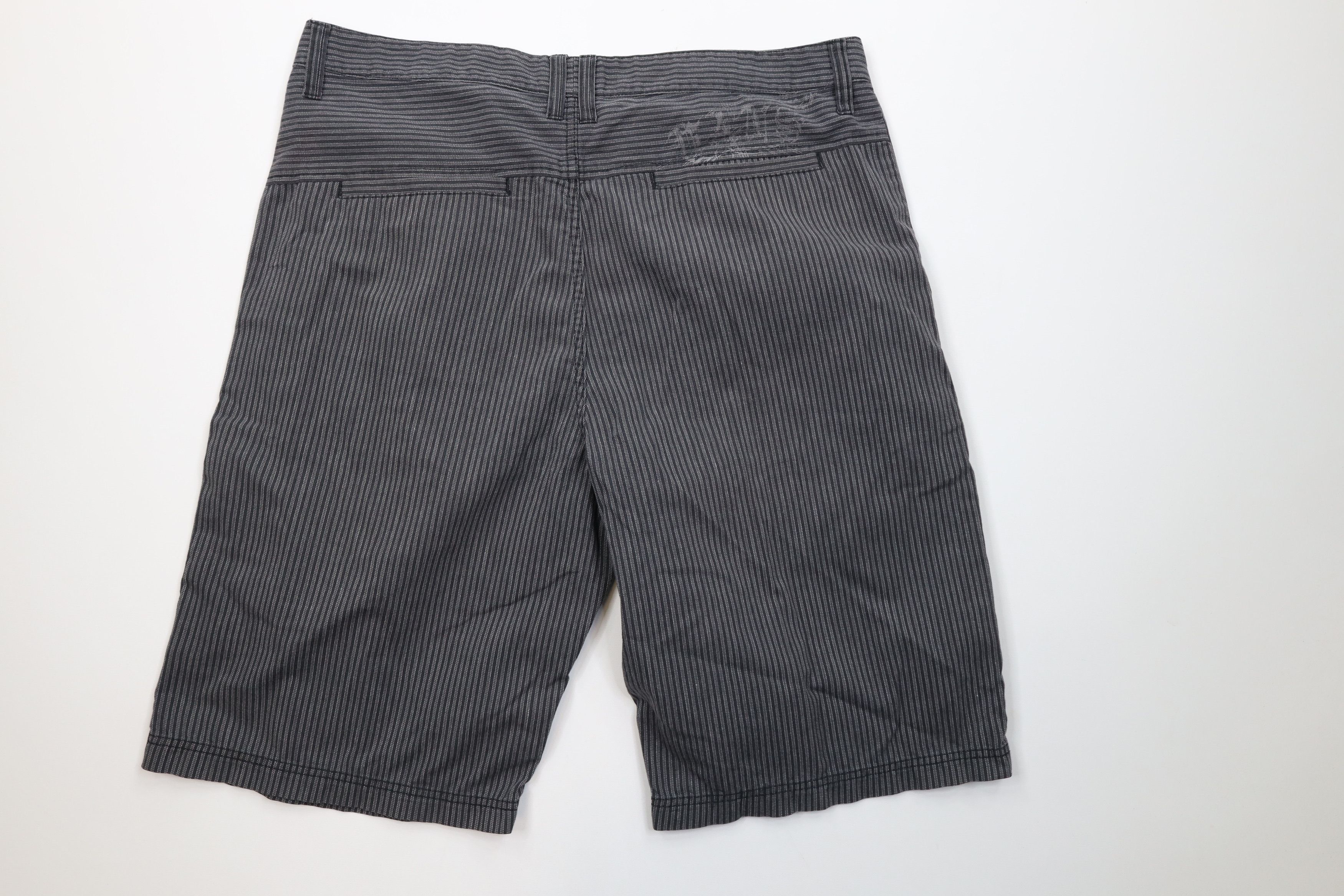 Vans Vintage Vans Skateboarding Striped Baggy Fit Shorts Gray Size US 38 / EU 54 - 9 Thumbnail