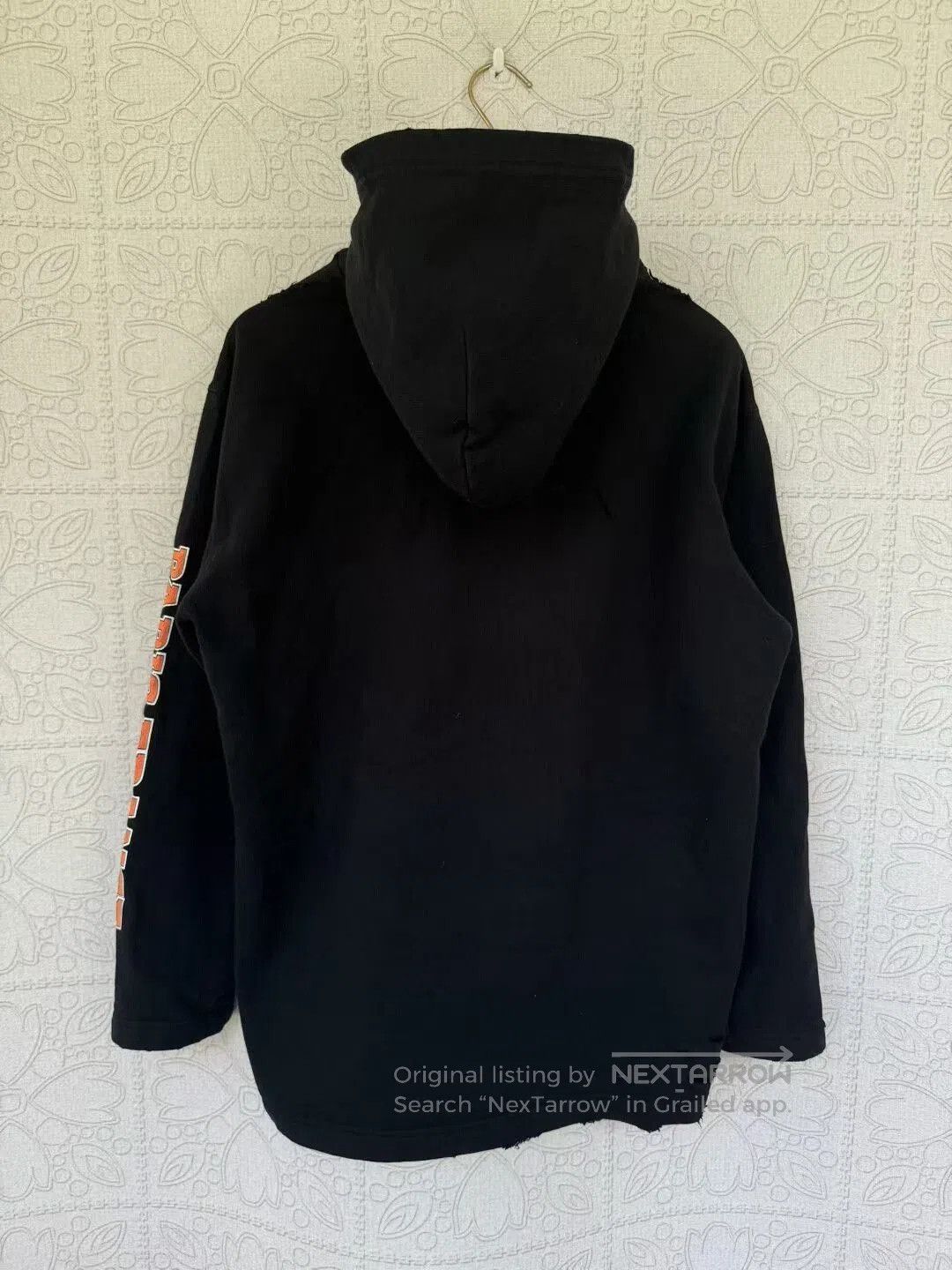 Balenciaga balenciaga vintage logo hoodie size m. Size US M / EU 48-50 / 2 - 1 Thumbnail