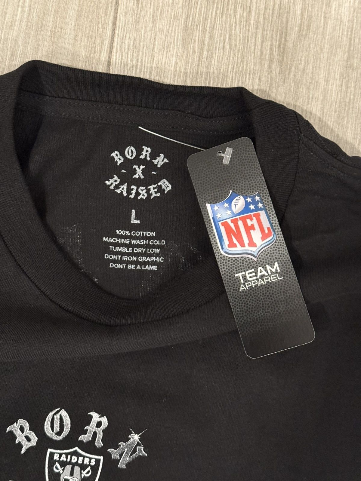 Born X Raised × NFL BORN X RAISED Las Vegas Raiders Chrome Rocker Tee Sz L Large Size US L / EU 52-54 / 3 - 3 Thumbnail