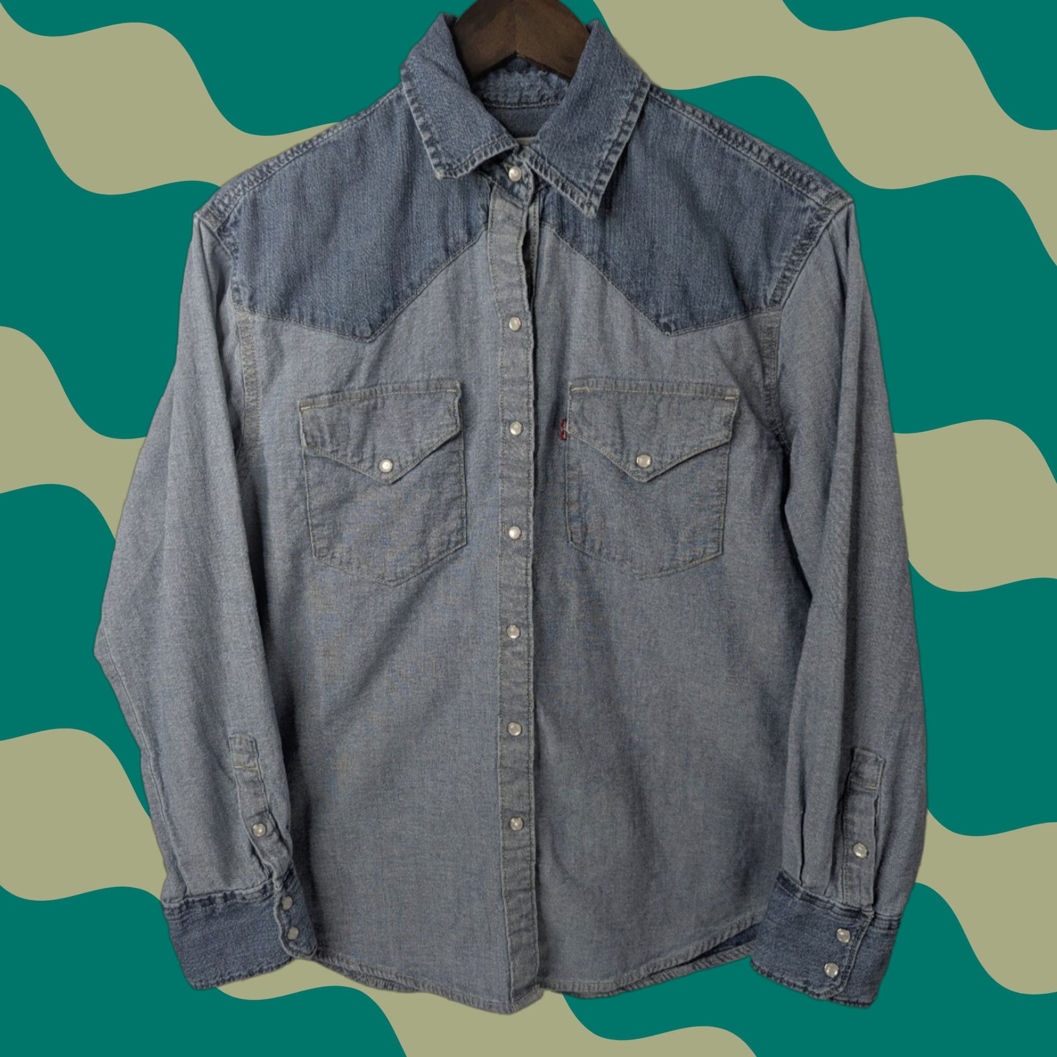 Levi's VINTAGE Levi's Women's Dylan In Reverse Western Pearl Snap Shirt XS Cowgirl A3373 Size XS / US 0-2 / IT 36-38 - 1 Thumbnail
