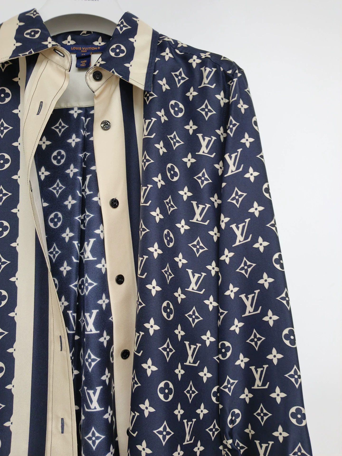 Louis Vuitton LV shirt 39s 102c 76l 59s Size XS / US 0-2 / IT 36-38 - 6 Thumbnail