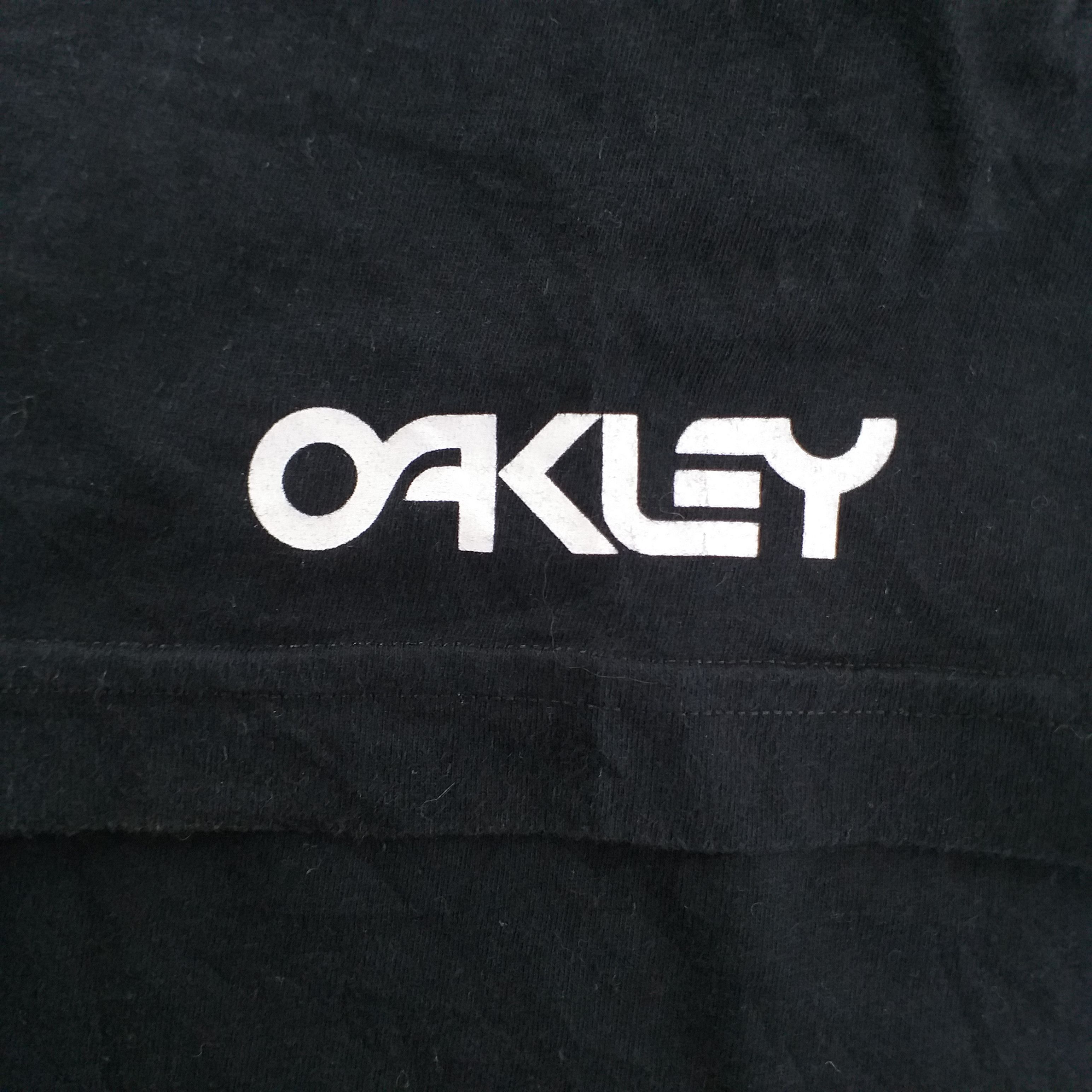 Japanese Brand Vintage Oakley Rare Design Xlarge Tshirt -F041 Size US XL / EU 56 / 4 - 4 Thumbnail