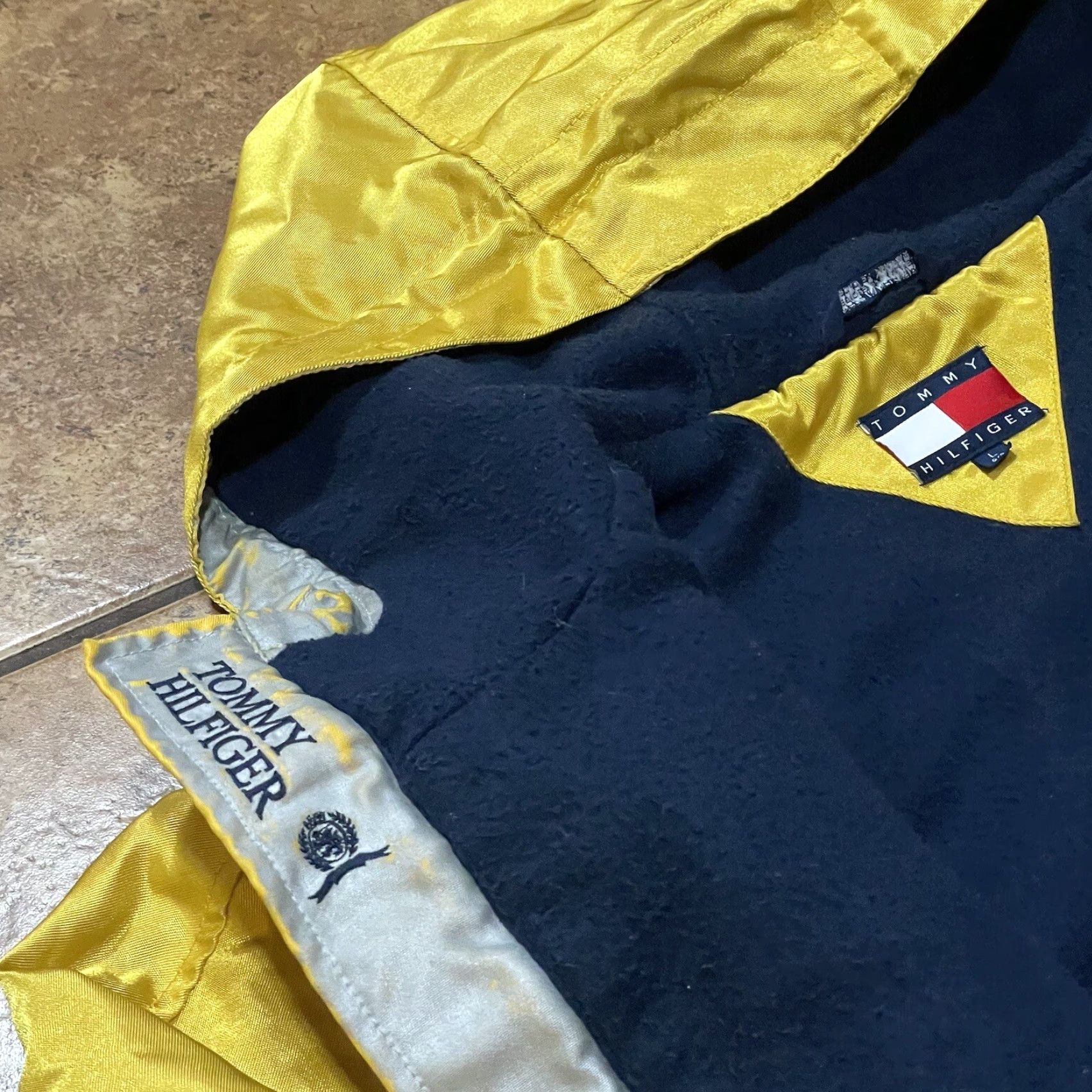 Tommy Hilfiger VINTAGE Tommy Hilfiger Jacket Yellow Mens Large Hoodie Parka Coat Rain VTG Sailing Size US L / EU 52-54 / 3 - 7 Thumbnail