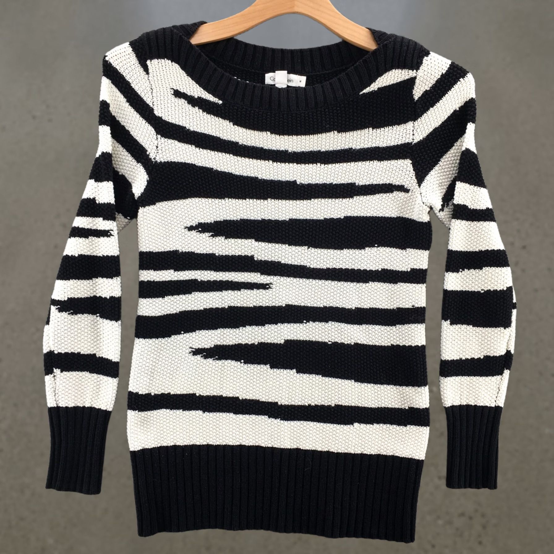 Calvin Klein Calvin Klein Pullover Sweater Top Womens M White Animal Print Cotton Blend Knit Shirt Ladies M White Animal Print Size M / US 6-8 / IT 42-44 - 1 Thumbnail