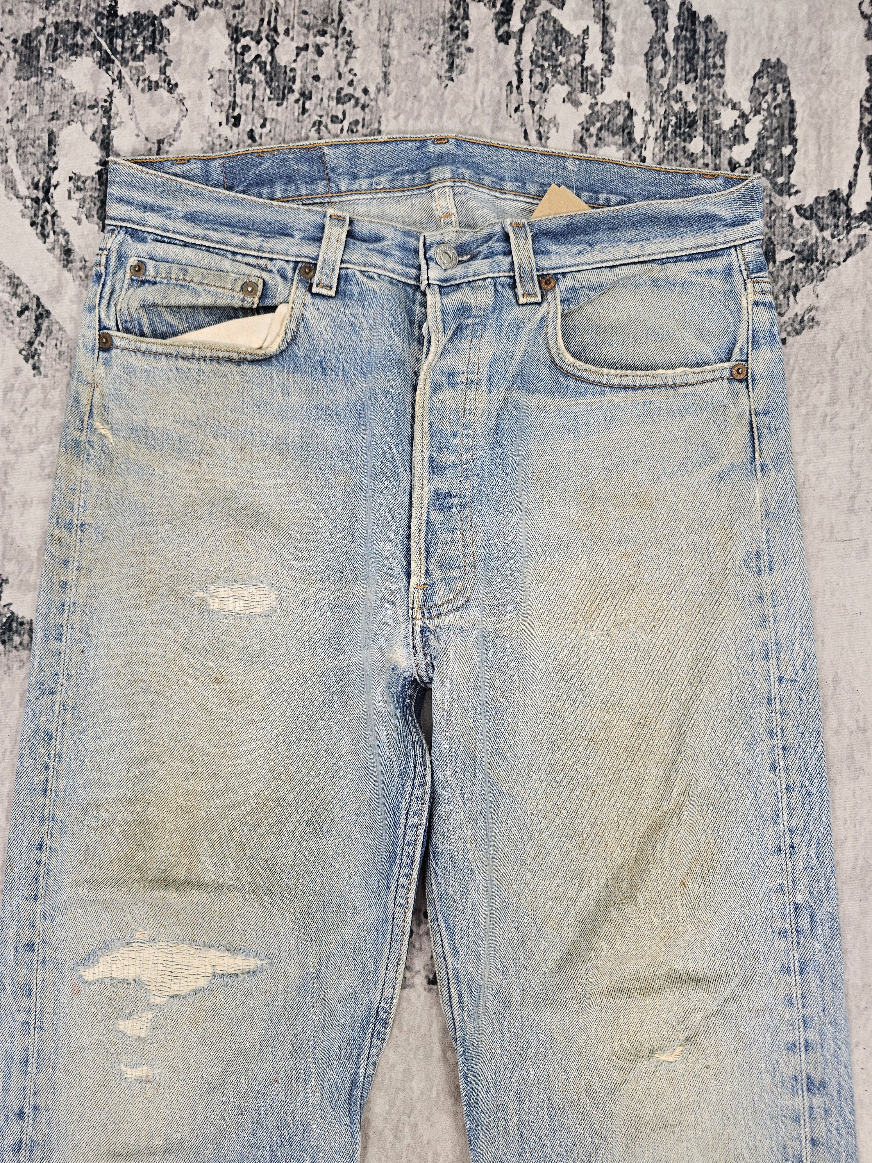 Levi's Vintage Clothing Vtg 90'S LEVIS 501 Ripped Yellow Stain Faded Jeans L0496 Size US 33 - 9 Thumbnail