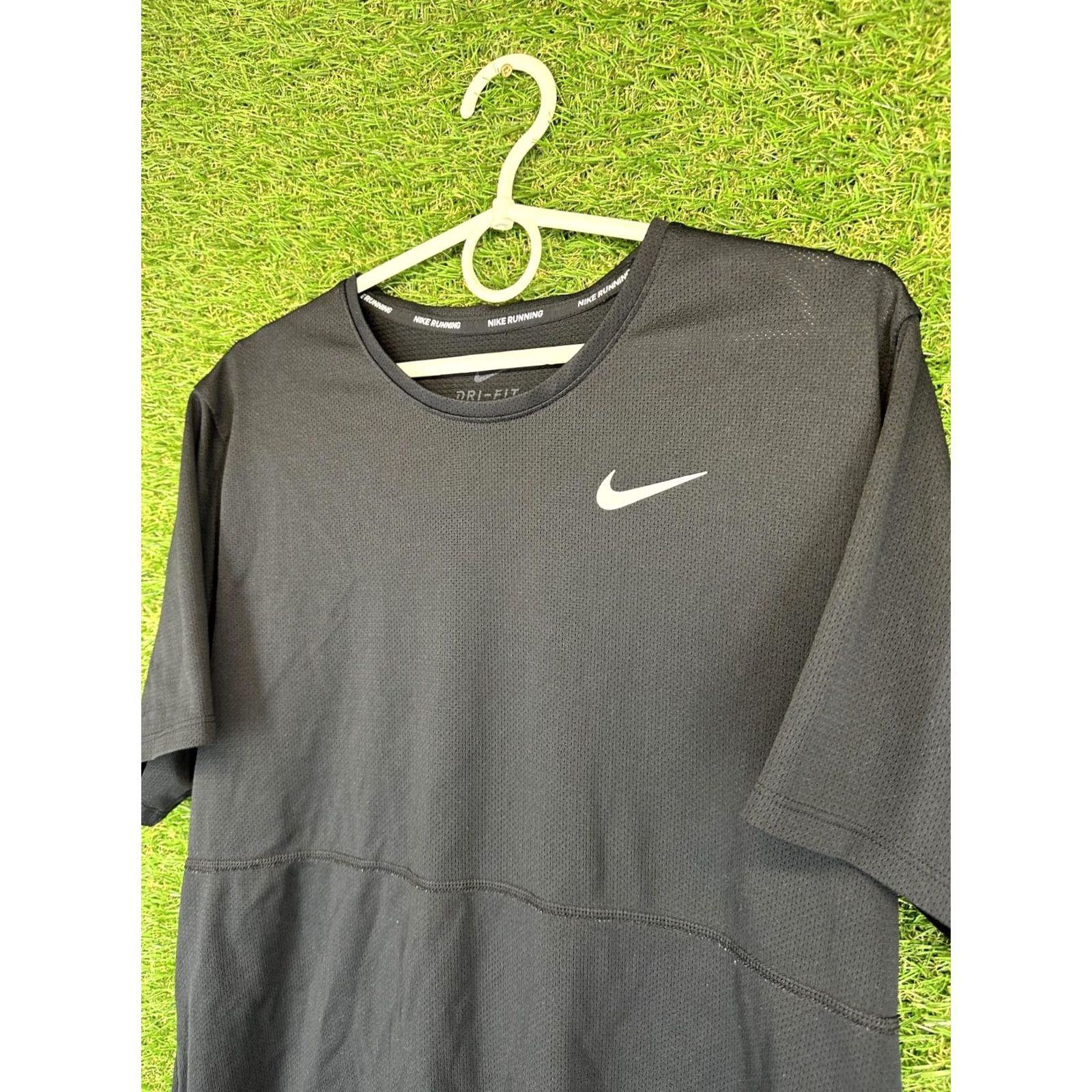 Nike Nike Running Dri-Fit Original 2021 Run Training Men Shirt Jersey T-Shirt M Black 2021 Nike Running Men's Shirt Short Sleeve Jersey 100% Polyester Size US M / EU 48-50 / 2 - 2 Thumbnail