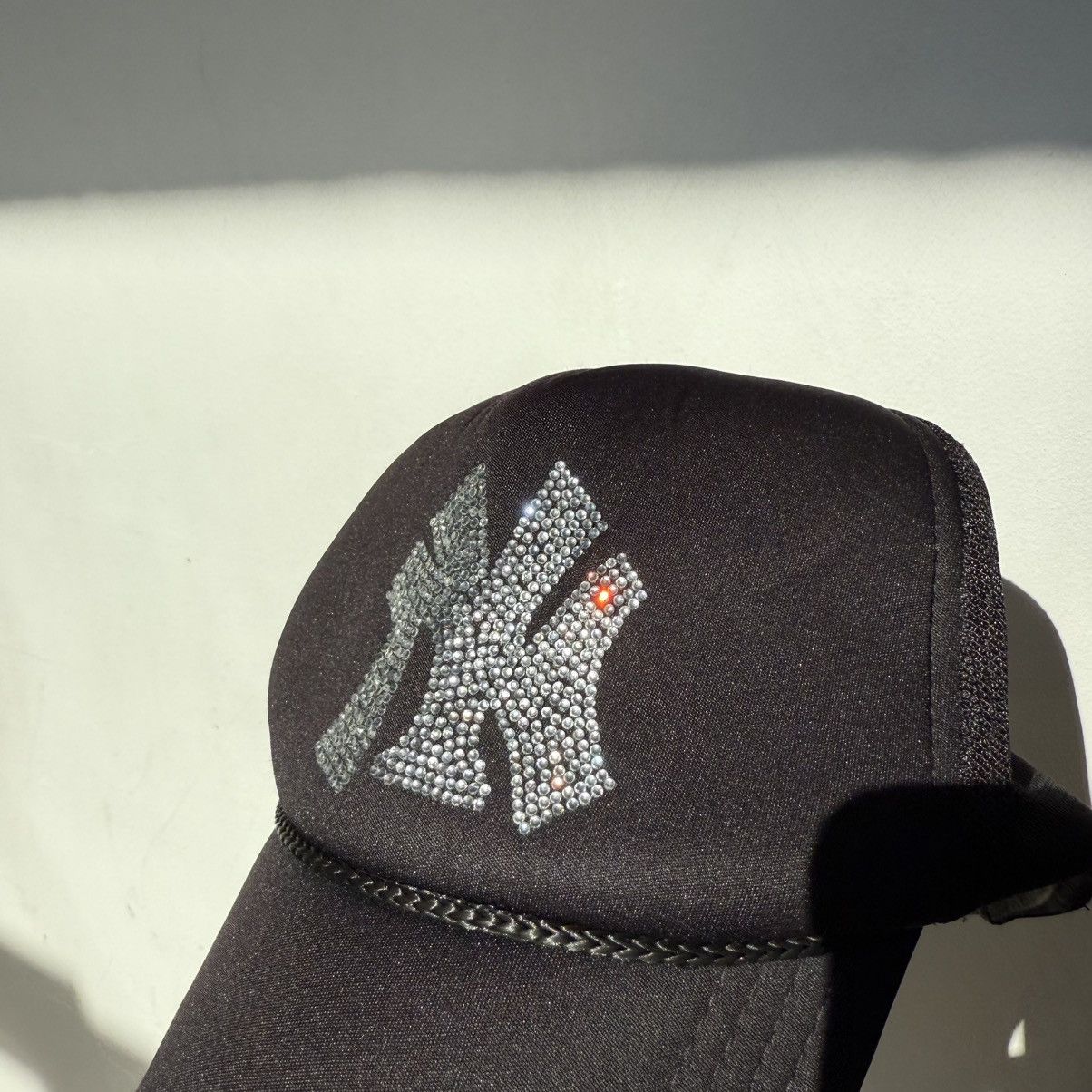 Mastermind Japan Mastermind Japan New York Yankees Swarowski Ring Track Cap Size ONE SIZE - 2 Thumbnail