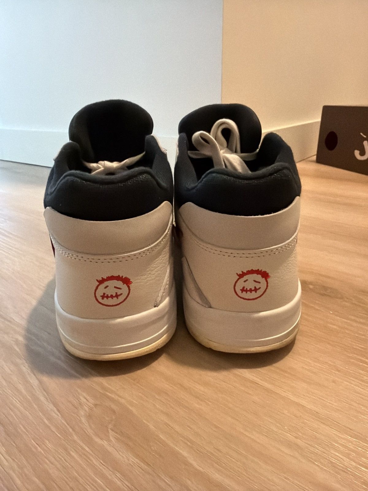 Nike × Travis Scott TRAVIS SCOT JUMPMAN JACK UNIVERSITY RED Size US 12 / EU 45 - 2 Thumbnail