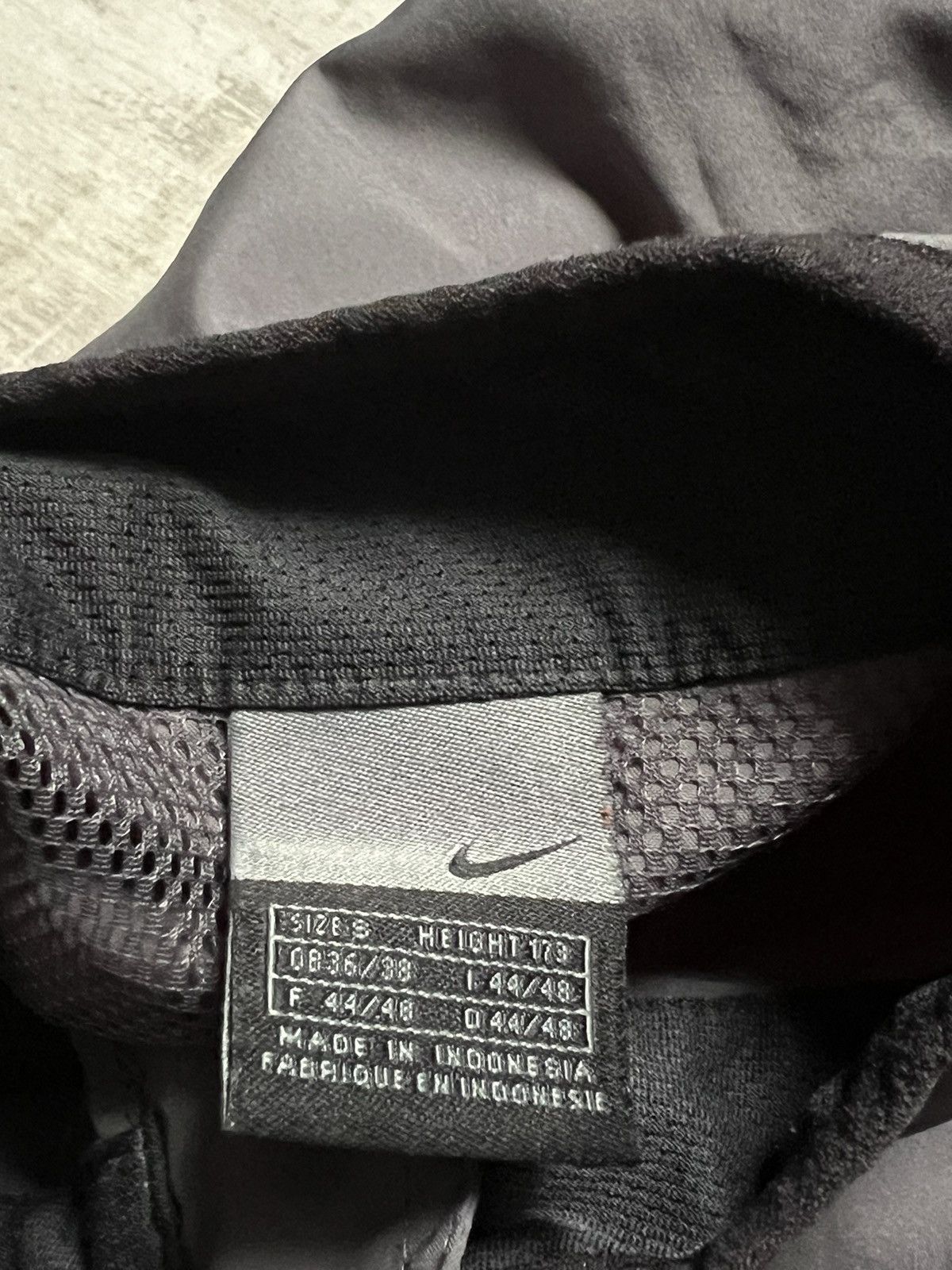 Nike Vintage Nike 90’s Nylon Vest Y2K Swoosh Drill Size US S / EU 44-46 / 1 - 9 Thumbnail