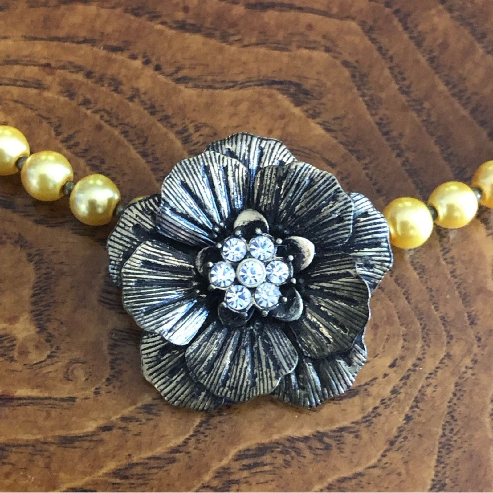 Handmade Handcrafted repurpose mellow yellow pendant Pearl necklace Size ONE SIZE - 10 Thumbnail