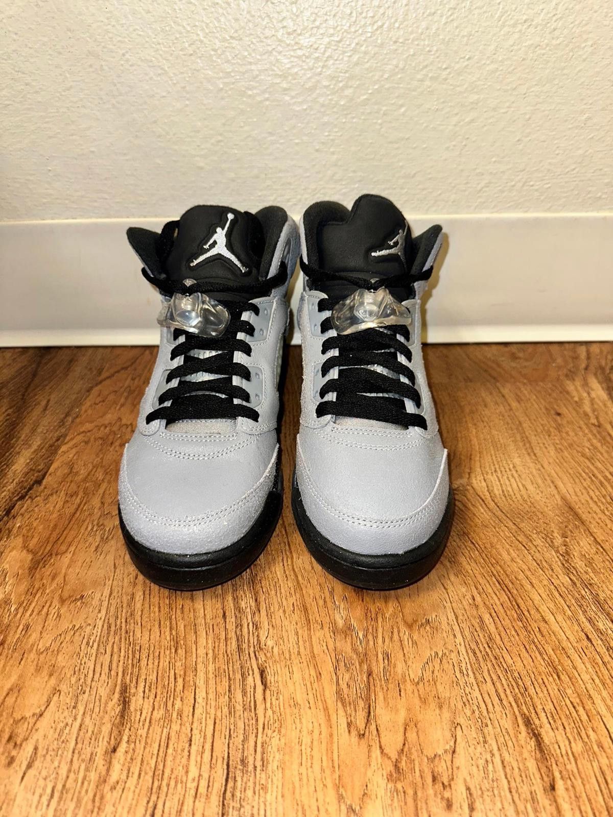 Jordan Brand Jordan 5 Retro Wolf Grey (GS) Size US 5 / EU 37 - 4 Thumbnail