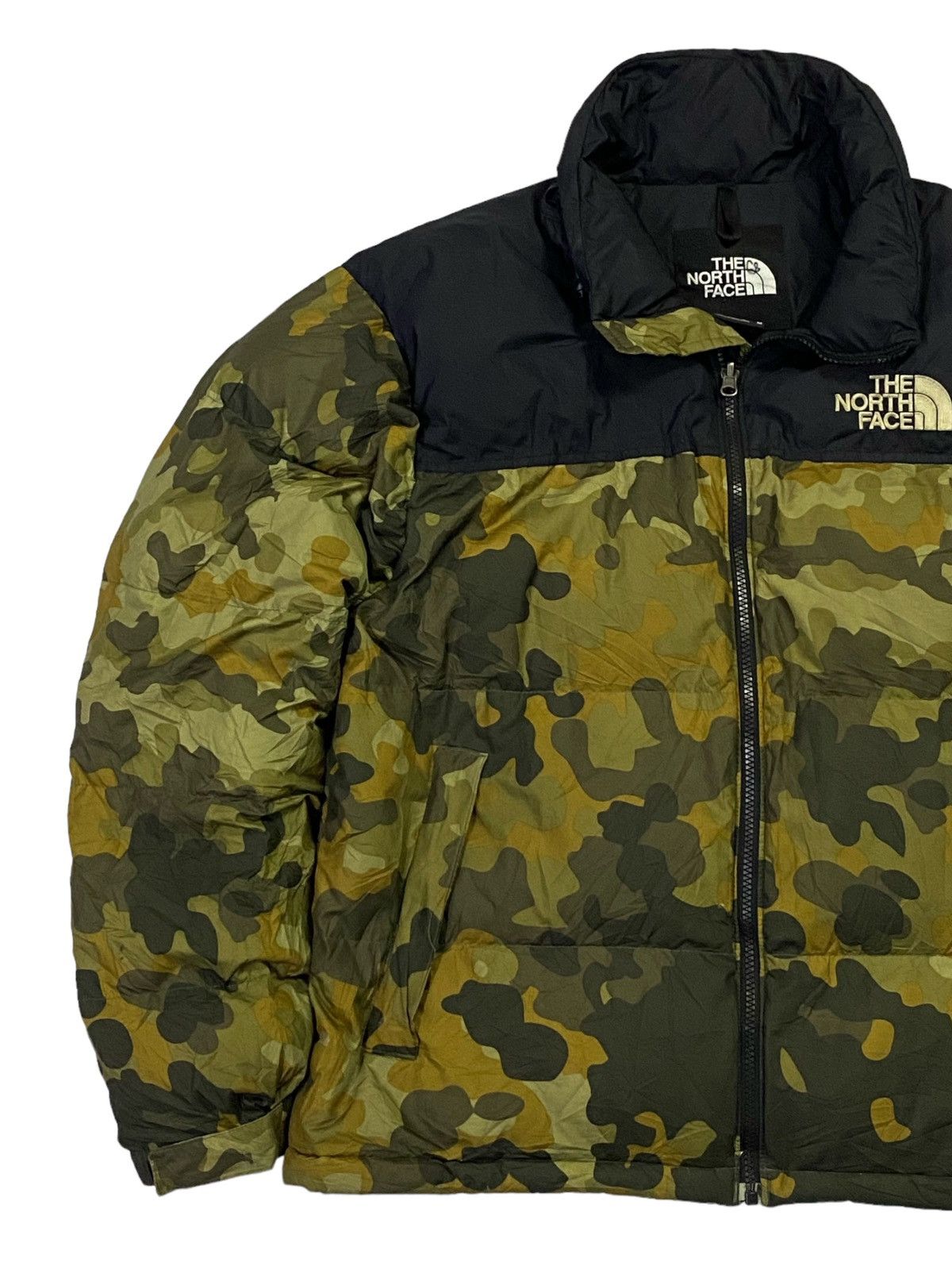The North Face Vintage 90s The North Face 700 Nuptse Camo Puffer Jacket Size US M / EU 48-50 / 2 - 16 Thumbnail