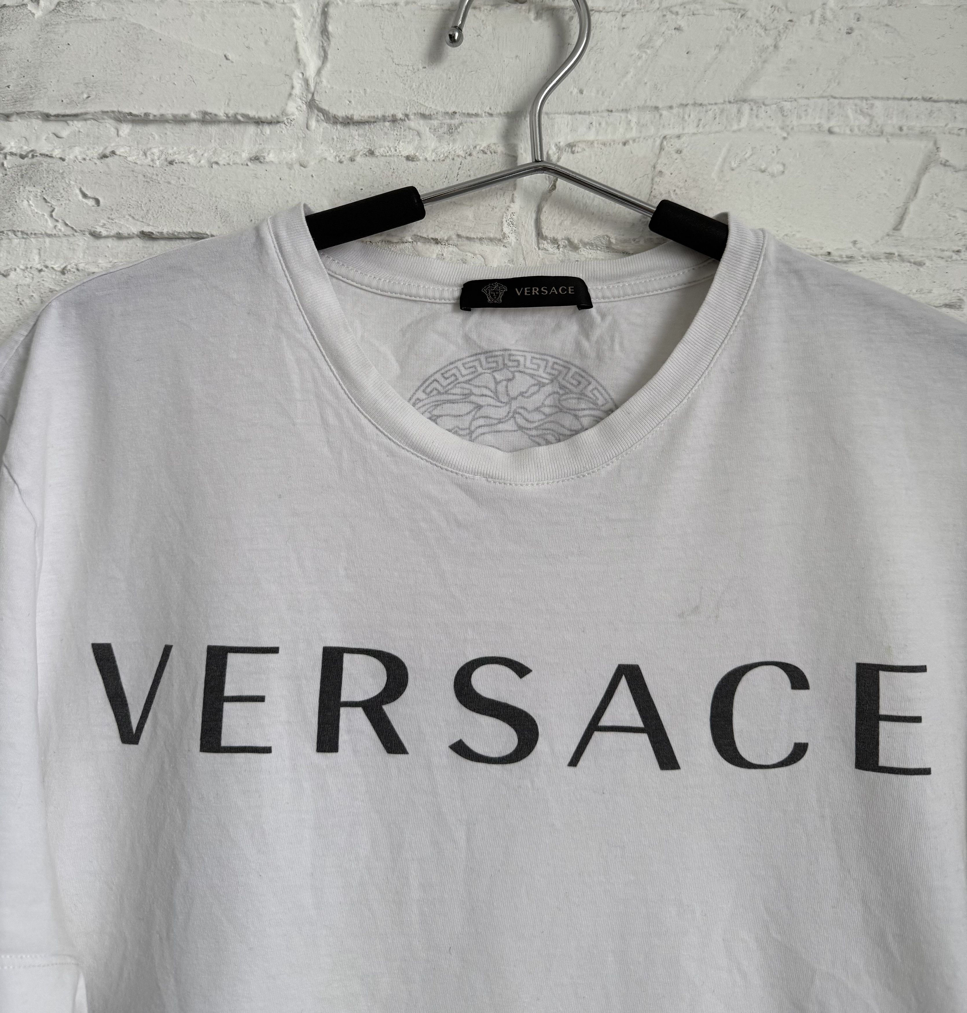 Versace VERSACE Spell out logo t-shirt Size US L / EU 52-54 / 3 - 2 Thumbnail