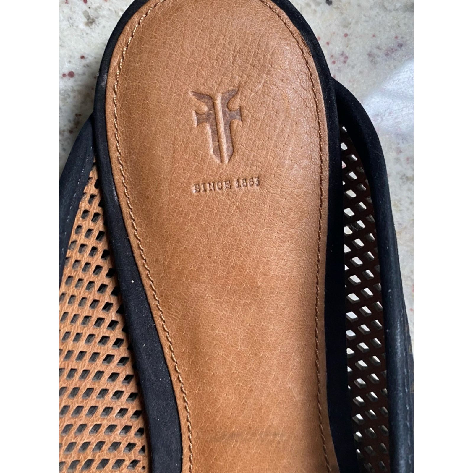 Frye FRYE $198 Gwen Black Leather Mesh Perforated Mule 9 EUC Size US 9 / IT 39 - 8 Thumbnail