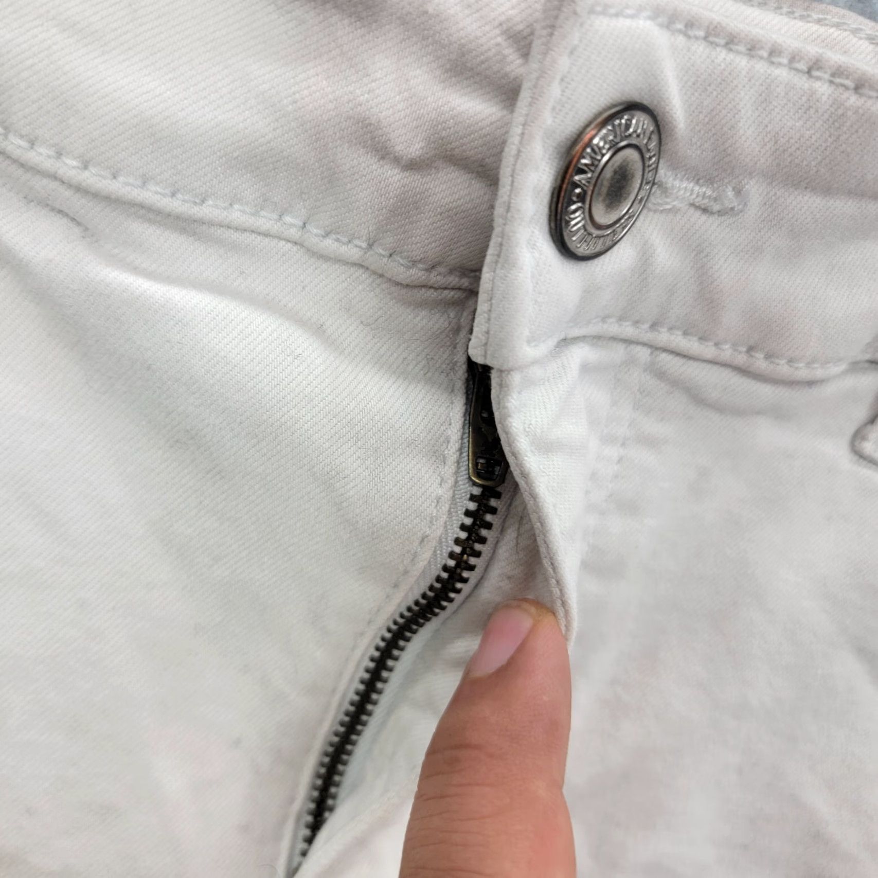 American Eagle Outfitters American Eagle Outfitters Shorts Twill Midi white AEO Super Stretch Casual Chino Women size 14 Regular Size 36" / US 14 / IT 50 - 3 Thumbnail