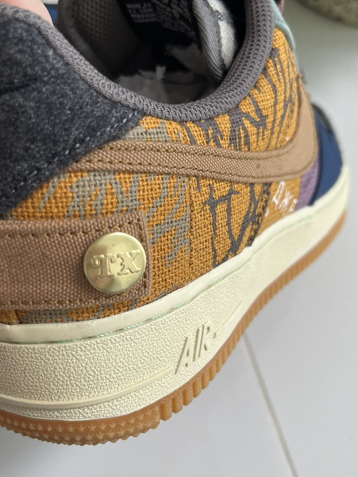Nike × Travis Scott Nike Air Force 1 Low Travis Scott Cactus Jack Size US 8 / EU 41 - 6 Thumbnail