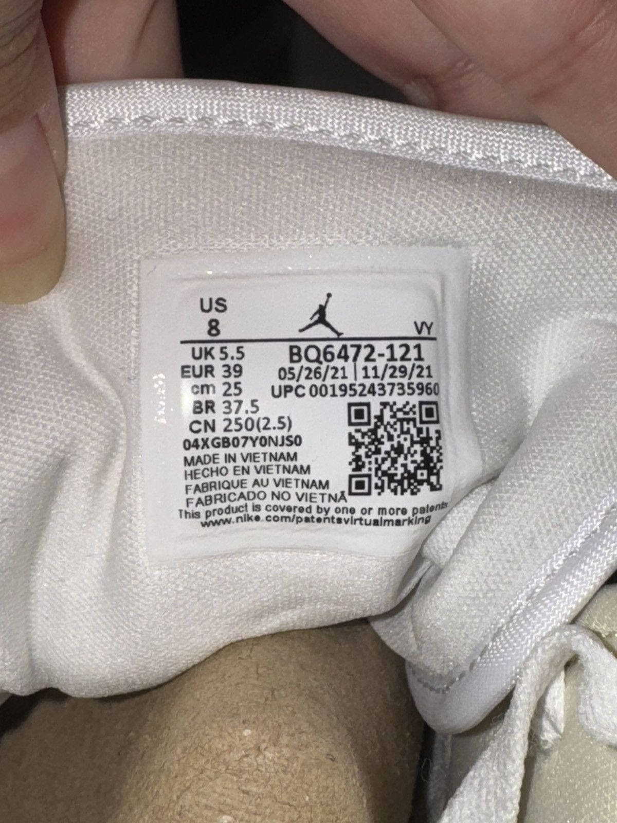 Jordan Brand WMNS AIR JORDAN 1 MID COCONUT MILK/BLACK Size US 8 / IT 38 - 8 Thumbnail
