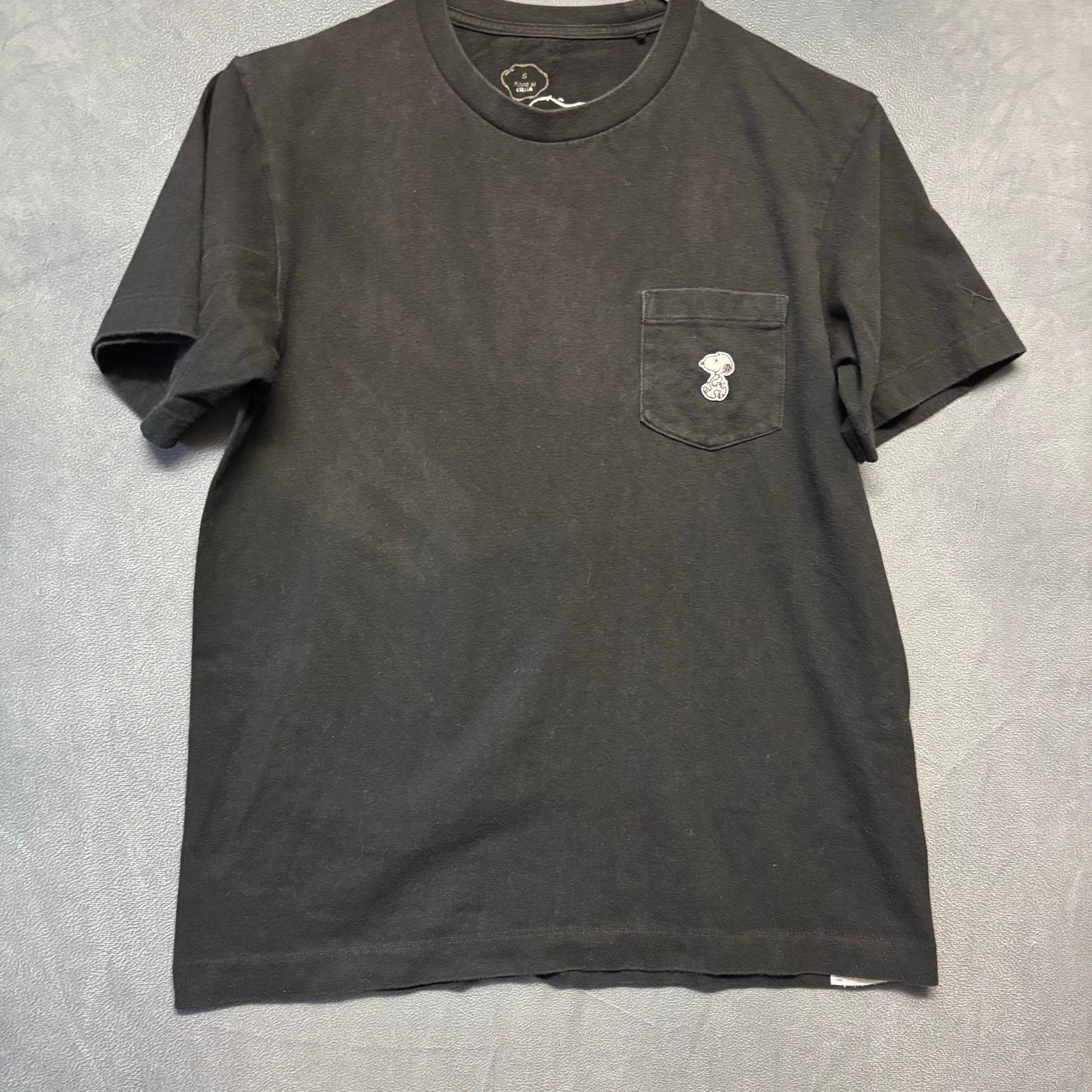 Uniqlo Kaws X Peanuts x UT Uniqlo Pocket Shirt Snoopy Womens Small Size S / US 4 / IT 40 - 7 Thumbnail