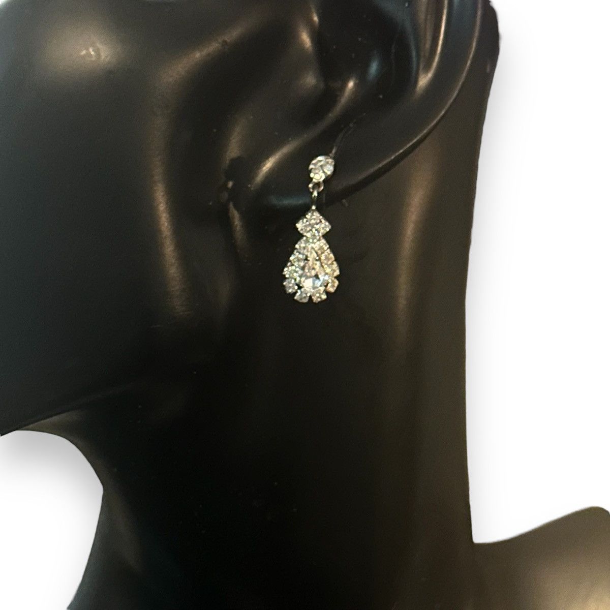 Other Rhinestone teardrop dangle post earrings Size ONE SIZE - 2 Thumbnail
