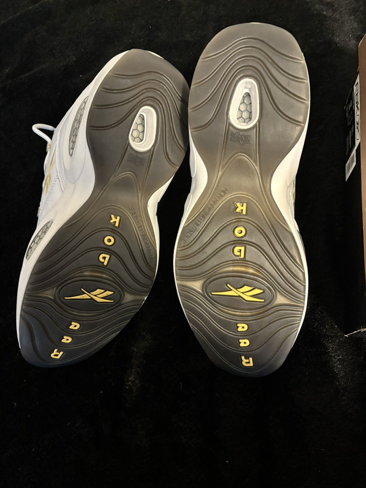 Reebok Reebok question mid “respect my shine” Size US 12 / EU 45 - 5 Thumbnail