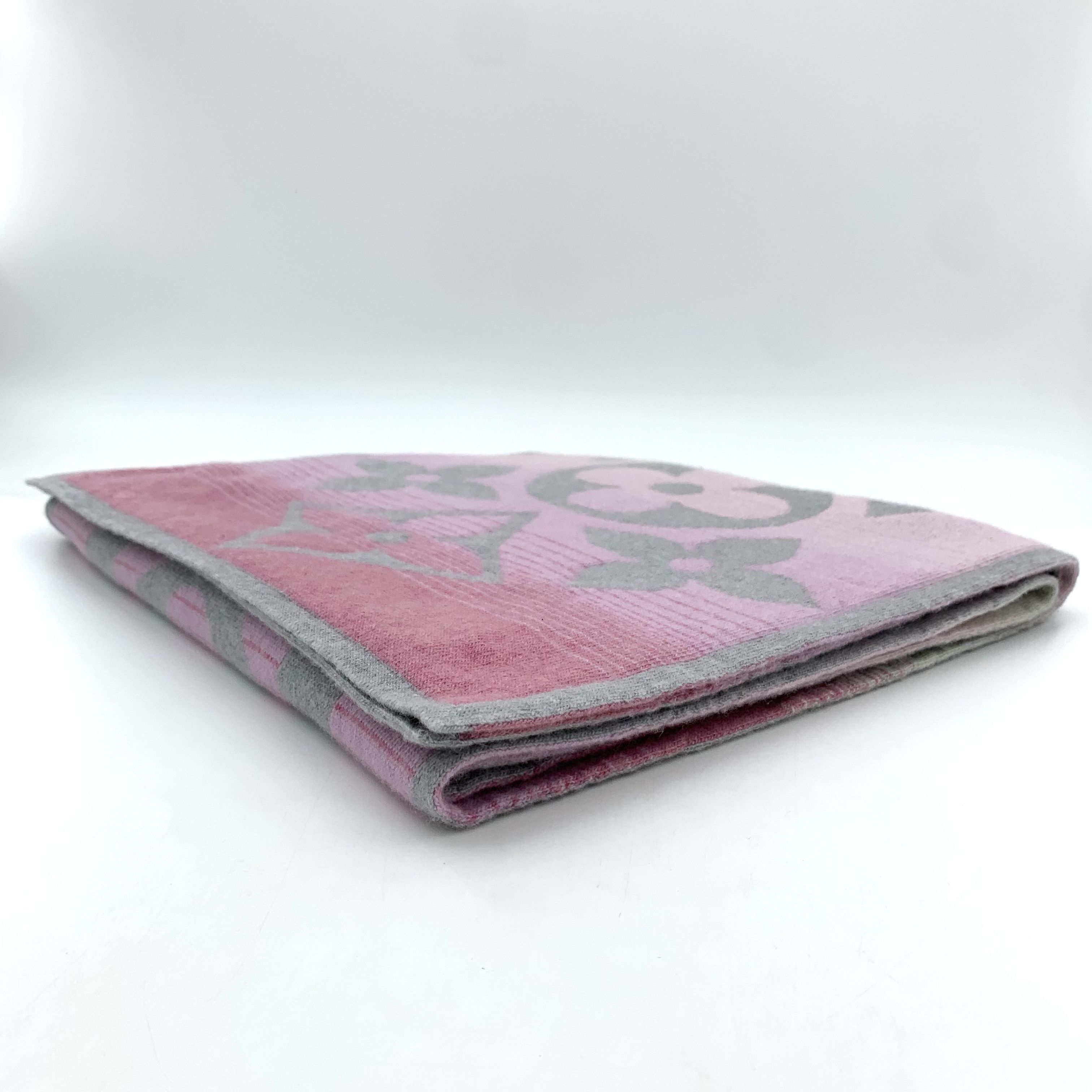 Louis Vuitton Louis Vuitton Gradient Wool-Cashmere Scarf Pink (35×200 cm) Size ONE SIZE - 5 Thumbnail