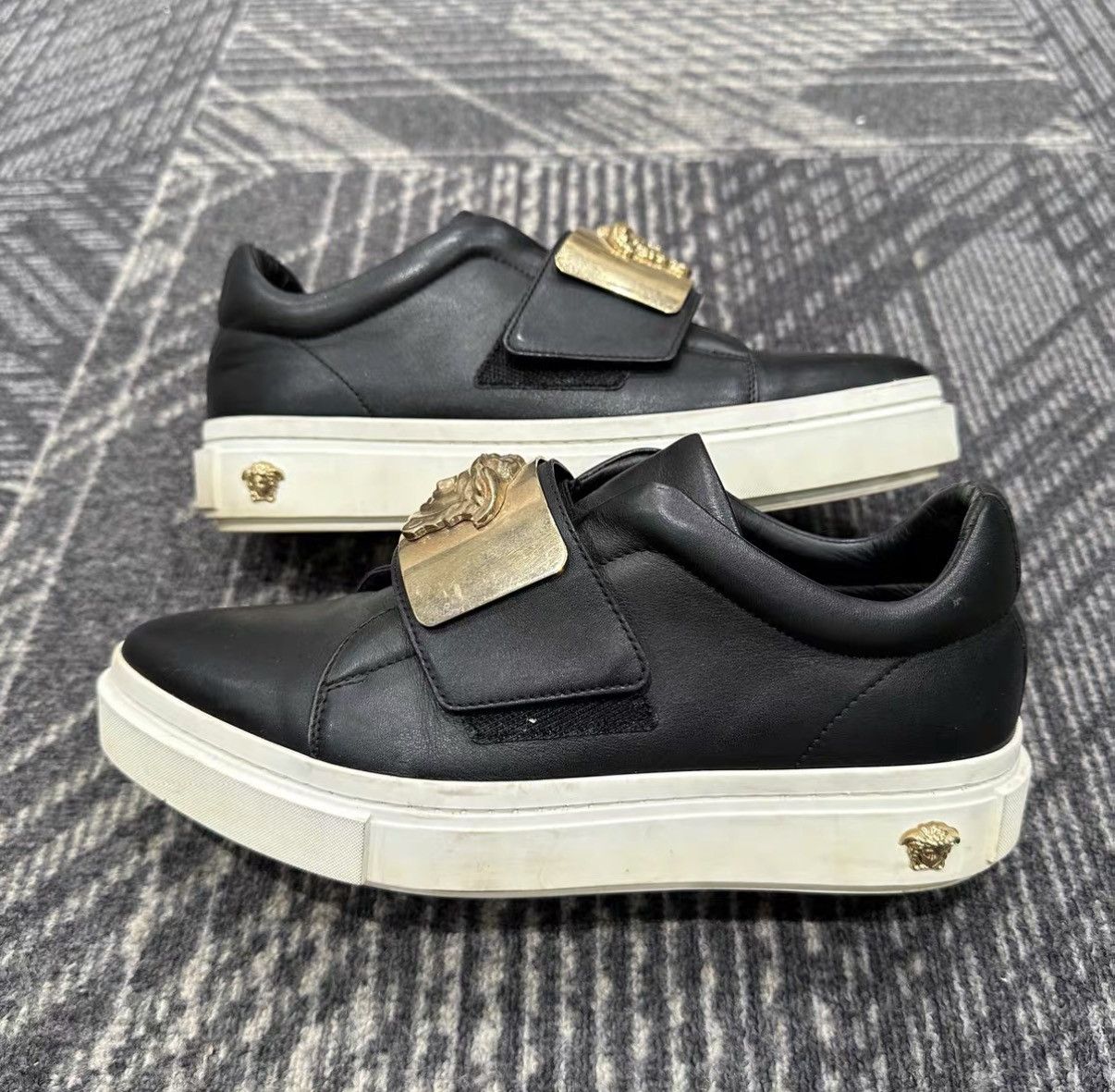Versace Versace Medusa Casual Leather Shoes J42 Size US 5 / IT 35 - 4 Thumbnail