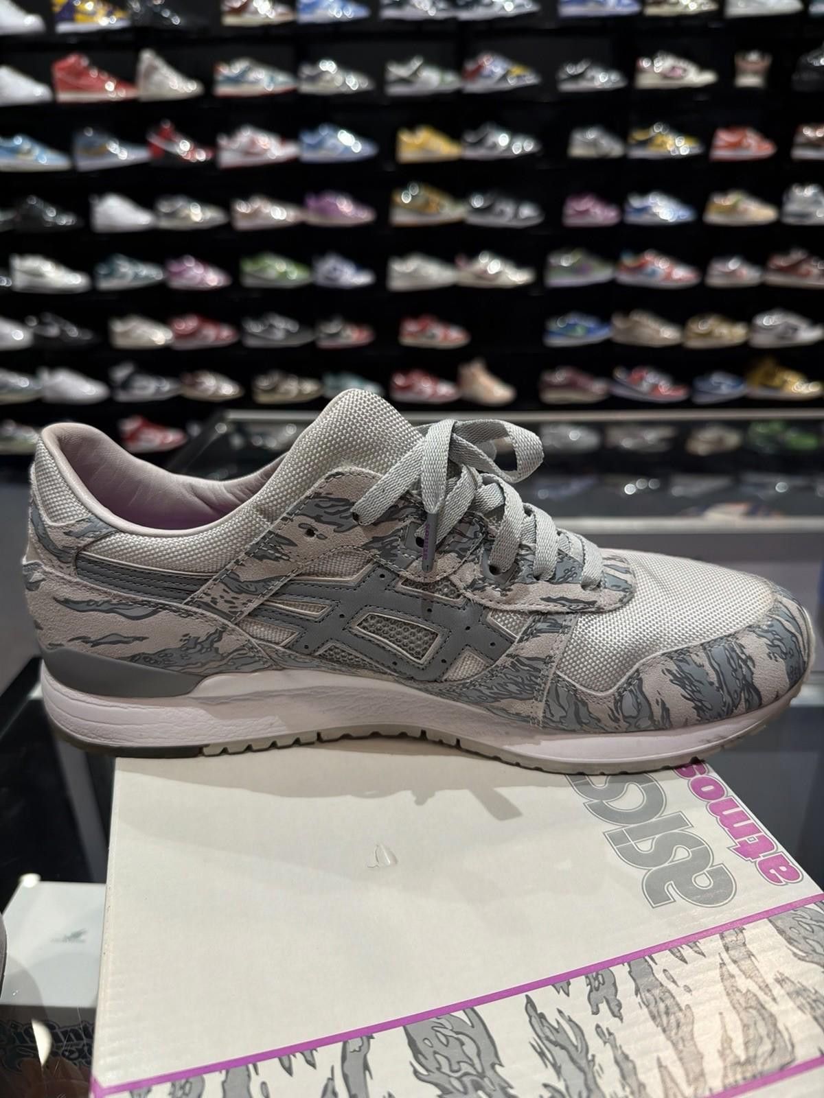 Asics atmos × Solebox × Asics Gel-Lyte III Grey Grey 11.5 Size US 11.5 / EU 44-45 - 9 Thumbnail