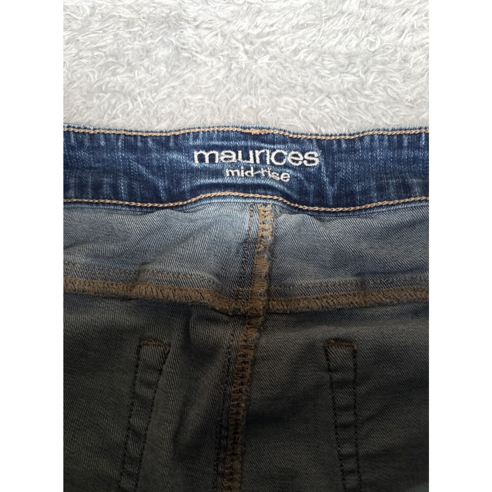 Vintage Maurices Jeans Women 12 Blue Denim Bootcut Low Rise 32x33 Cotton Western 5-Pocket Zipper Distressed Medium Wash Womens Jeans 32 in Inseam 33 in N/A Size 34" / US 12 / IT 48 - 6 Thumbnail