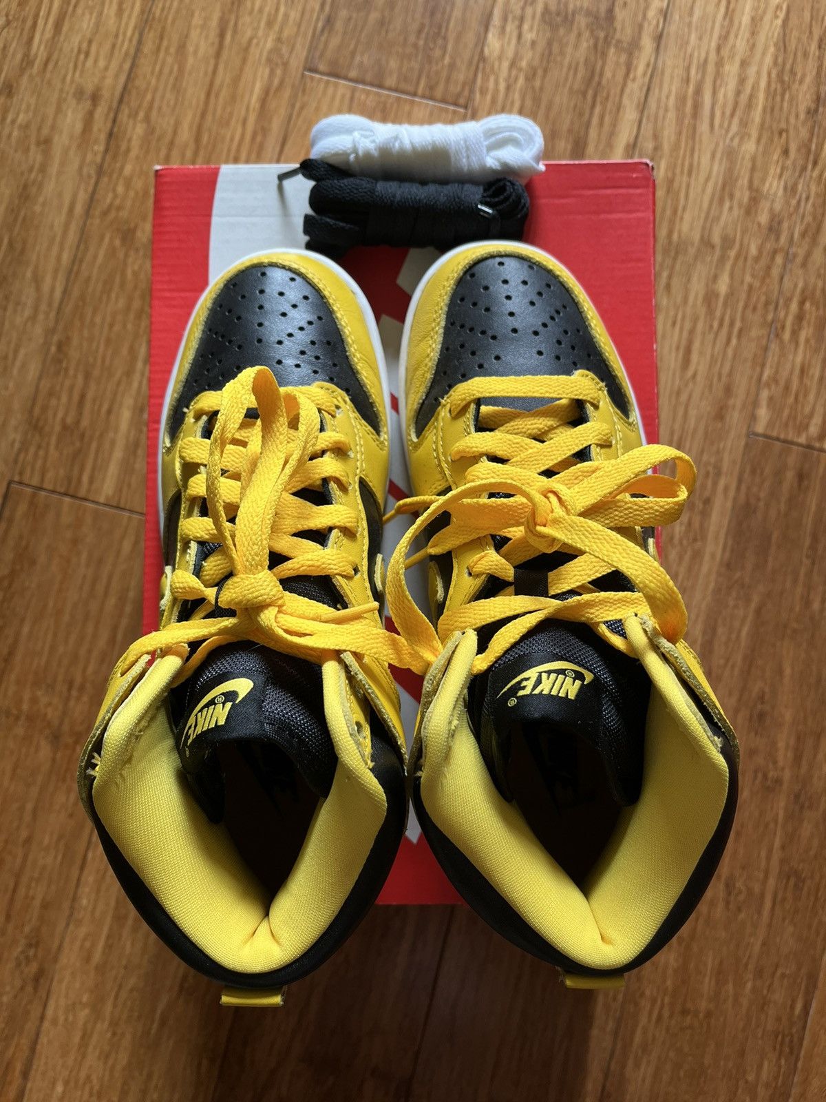 Nike US 5 Nike dunk high sp Iowa 2020 yellow black Size US 5 / EU 37 - 2 Thumbnail