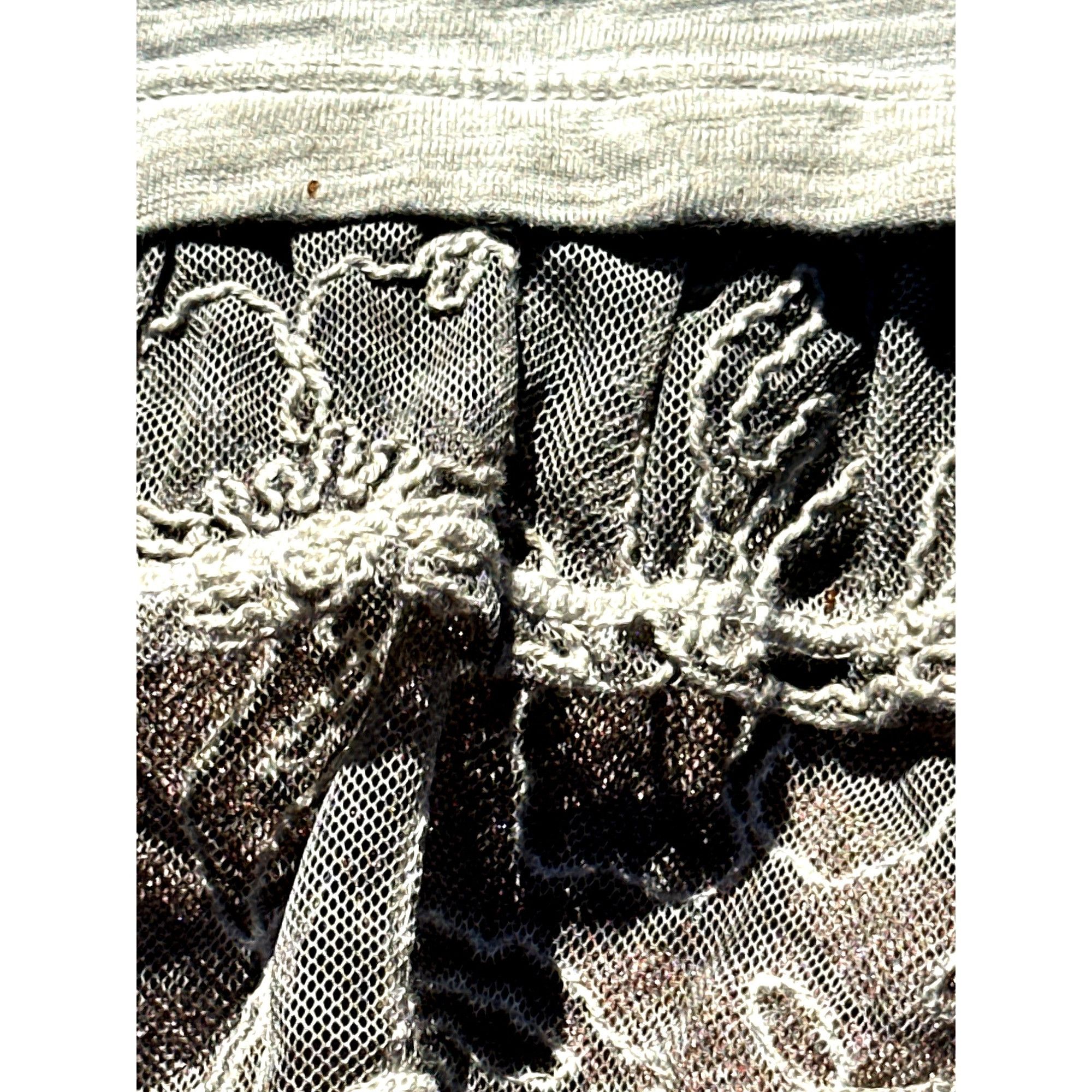 Chicos Chicos Olive Green Gray Blouse Top Embroidered Lace Hem Scoo Size XS / US 0-2 / IT 36-38 - 11 Thumbnail