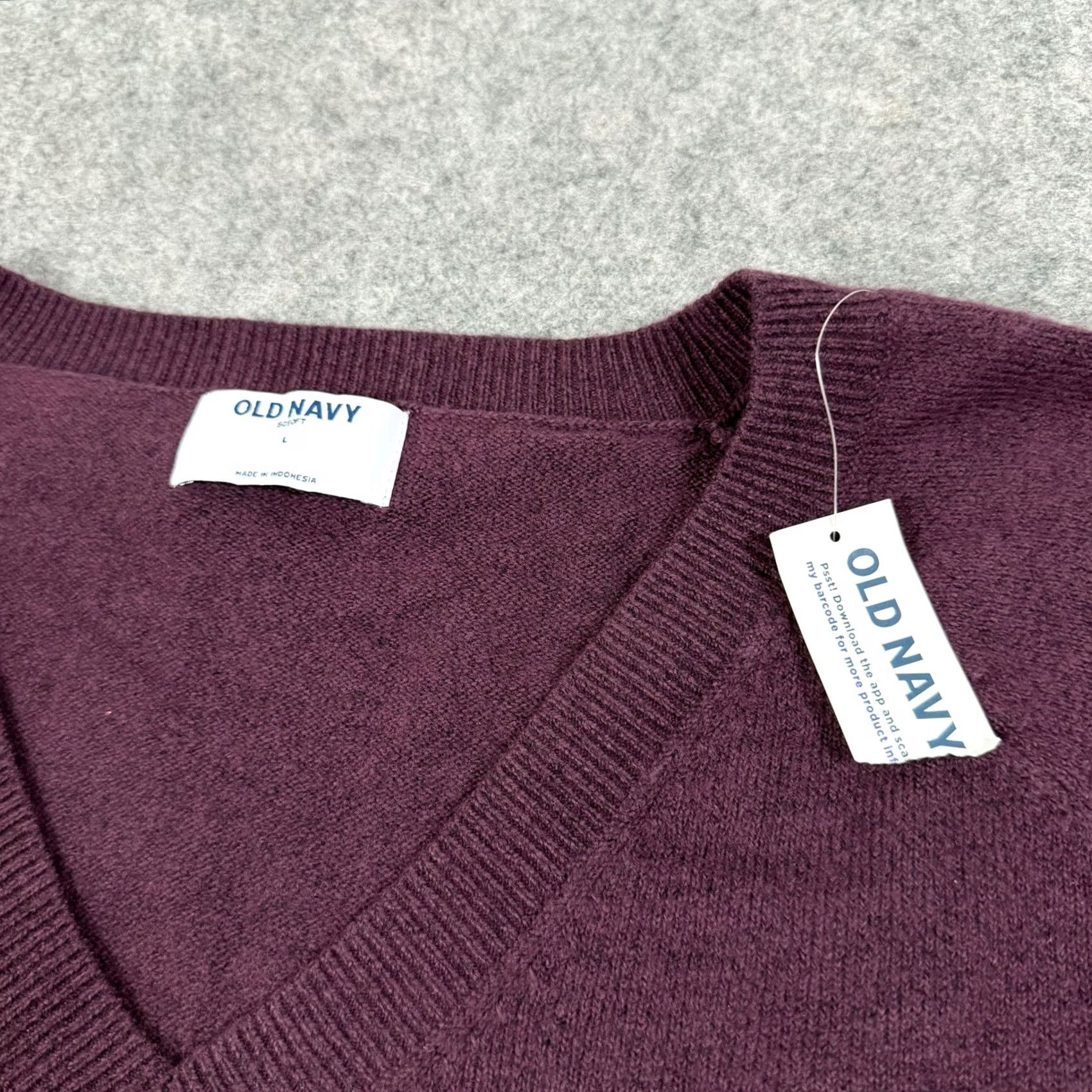 Old Navy Old Navy Sweater Shirt Mens L Burgundy Red V-Neck Pullover Knit Long Sleeve Size US L / EU 52-54 / 3 - 4 Thumbnail