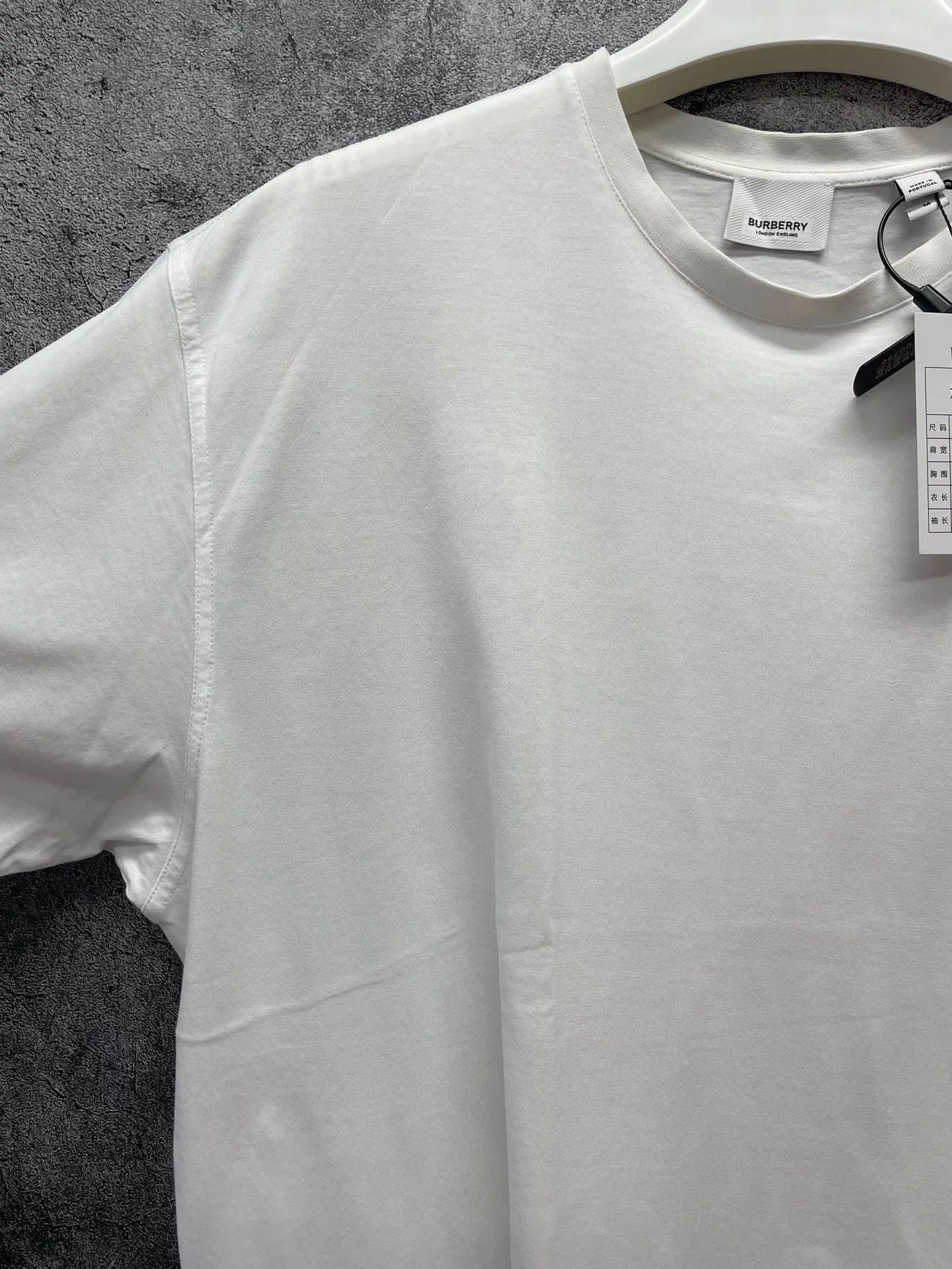Burberry Burberry New Logo Print SS T-shirt M Mint (Worn 1-2x) Size US M / EU 48-50 / 2 - 3 Thumbnail