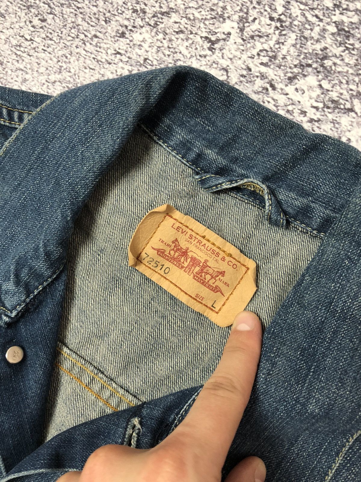 Levi's Women’s jeans jacket Levi’s 501 vintage size S y2k casual Size S / US 4 / IT 40 - 10 Thumbnail