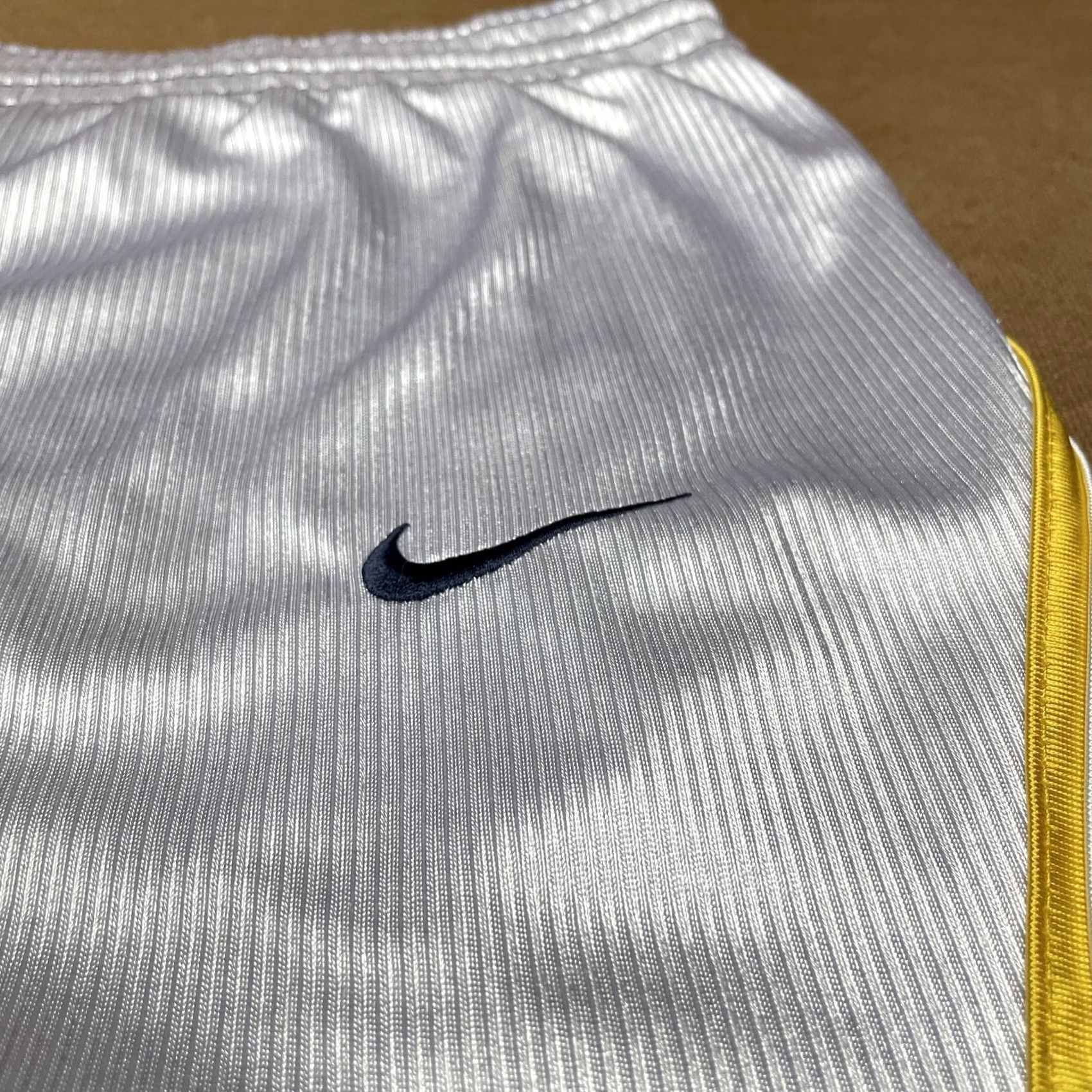 Nike Nike Reversible Basketball Shorts Mens L Navy White Yellow Play On Swoosh - Multicolor Colorblock Athletic Size US 33 - 3 Thumbnail