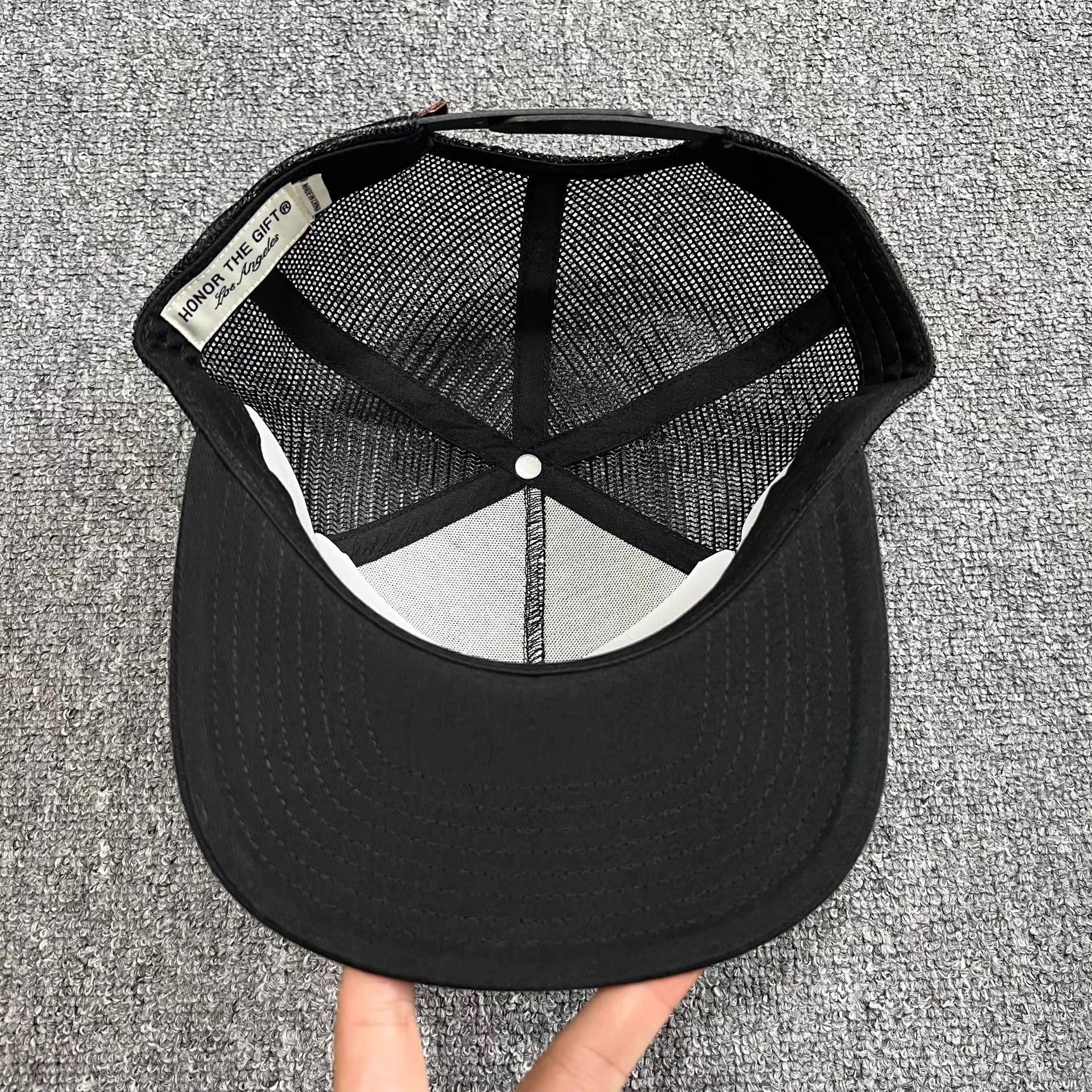 Honor the Gift Honor the gift embroidered mesh trucker baseball cap Q7 Size ONE SIZE - 4 Thumbnail