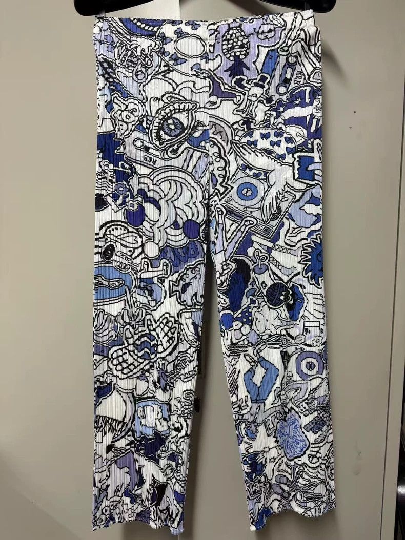 Issey Miyake Issey Miyake size:3 Blue and white graffiti straight-leg p Size 22" - 1 Thumbnail
