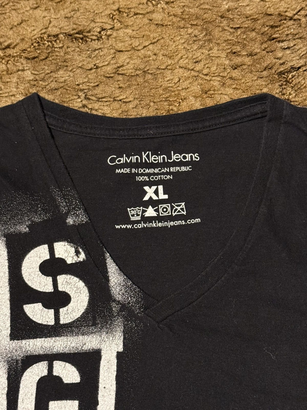 Calvin Klein Vintage Calvin Klein Los Angeles V-Neck T-Shirt Black XLarge Size US XL / EU 56 / 4 - 3 Thumbnail