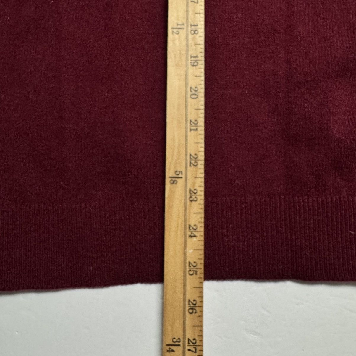 Saks Fifth Avenue Vintage Saks Fifth Avenue Virgin Wool V-Neck Sweater Size US L / EU 52-54 / 3 - 10 Thumbnail